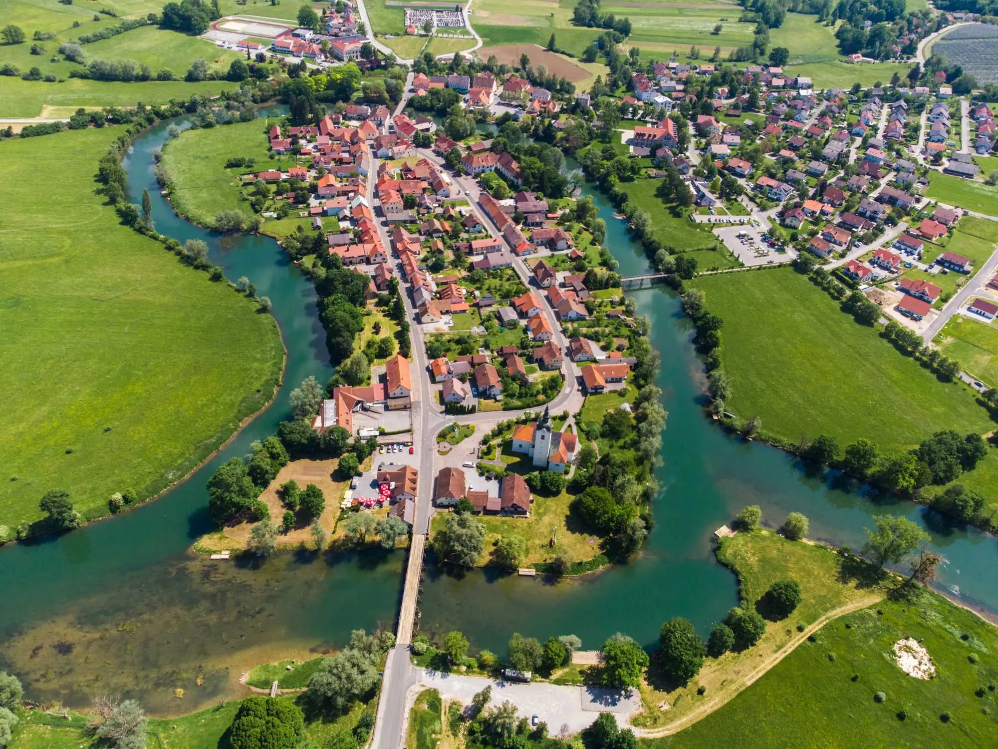 Slovenija, Slovenija u proljeće, Kolpa Park prirode, Park prirode Kolpa, dolina rijeke Kolpe, Robanov kot, Snežnik, dvorac Snežnik, Kostanjevica na Krki, slovenska Venecija, samostan Kostanjevica, Prirodni rezervat Zelenci, Sava Dolinka, Slovenia, Slovenia in the spring, Kolpa Nature Park, Kolpa Nature Park, Kolpa River Valley, Robanov Kot, Snežnik, Snežnik Castle, Kostanjevica na Krka, Slovenian Venice, Kostanjevica Monastery, Zelenci Nature Reserve, Sava Dolinka,