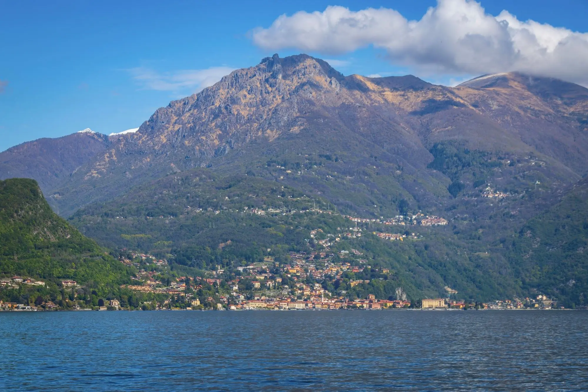 Bellagio, biser jezera Como, Varenna, Menaggio,Villa Carlotta, Villa del Balbianello, veličanstvena vila na rtu poznata po filmskim scenama, La Via dei Monti Lariani, Monte Grona, planinski vrh iznad Menaggia, Como, Lugano i Maggiore, Lugano, Orrido di Bellano, jezero Como, najfotografiranija jezera u Italiji, Cattedrale di Santa Maria Assunta, katedrala u Comu, Duomo di Como, Museo Barca Lariana u Pianellu, Via Regina, drevna rimska cesta , pizzoccheri, Valtellina, jezero Como, Bellagio, Varenna, Menaggio, Como grad, Villa Carlotta, Villa del Balbianello, Duomo di Como, Cattedrale di Santa Maria Assunta, La Via dei Monti Lariani, Monte Grona, Orrido di Bellano, Museo Barca Lariana, Via Regina, pizzoccheri, talijanska jezera, što posjetiti u Italiji, jezera Italije, putovanje u Como, Bellagio, the pearl of Lake Como, Varenna, Menaggio, Villa Carlotta, Villa del Balbianello, a magnificent villa on the cape famous for movie scenes, La Via dei Monti Lariani, Monte Grona, a mountain peak above Menaggio, Como, Lugano and Maggiore, Lugano, Orrido di Bellano, Lake Como, the most photographed lakes in Italy, Cattedrale di Santa Maria Assunta, Cathedral of Como, Duomo di Como, Museo Barca Lariana in Pianello, Via Regina, an ancient Roman road, pizzoccheri, Valtellina, Lake Como, Bellagio, Varenna, Menaggio, Como city, Villa Carlotta, Villa del Balbianello, Duomo di Como, Cattedrale di Santa Maria Assunta, La Via dei Monti Lariani, Monte Grona, Orrido di Bellano, Museo Barca Lariana, Via Regina, pizzoccheri, italian lakes, what to visit in Italy, lakes of Italy, trip to Como