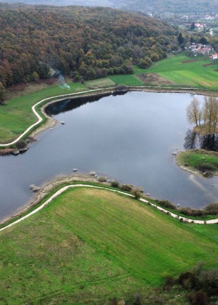 Lake Švičko, Švičko Lake, Otočac, Croatia, Gacka river, Švičko jezero, Otočac, Hrvatska, rijeka Gacka,