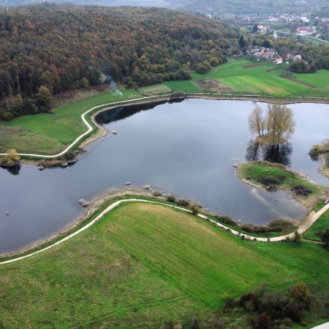 Lake Švičko, Švičko Lake, Otočac, Croatia, Gacka river, Švičko jezero, Otočac, Hrvatska, rijeka Gacka,