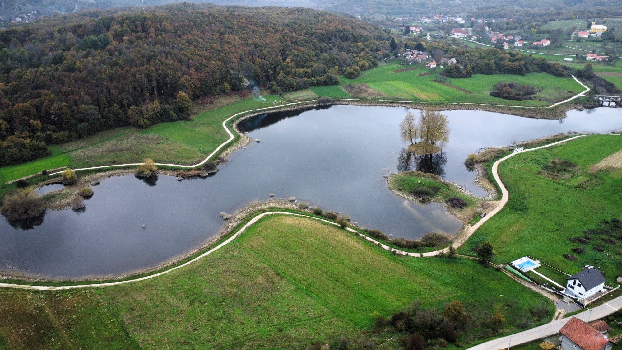 Lake Švičko, Švičko Lake, Otočac, Croatia, Gacka river, Švičko jezero, Otočac, Hrvatska, rijeka Gacka,