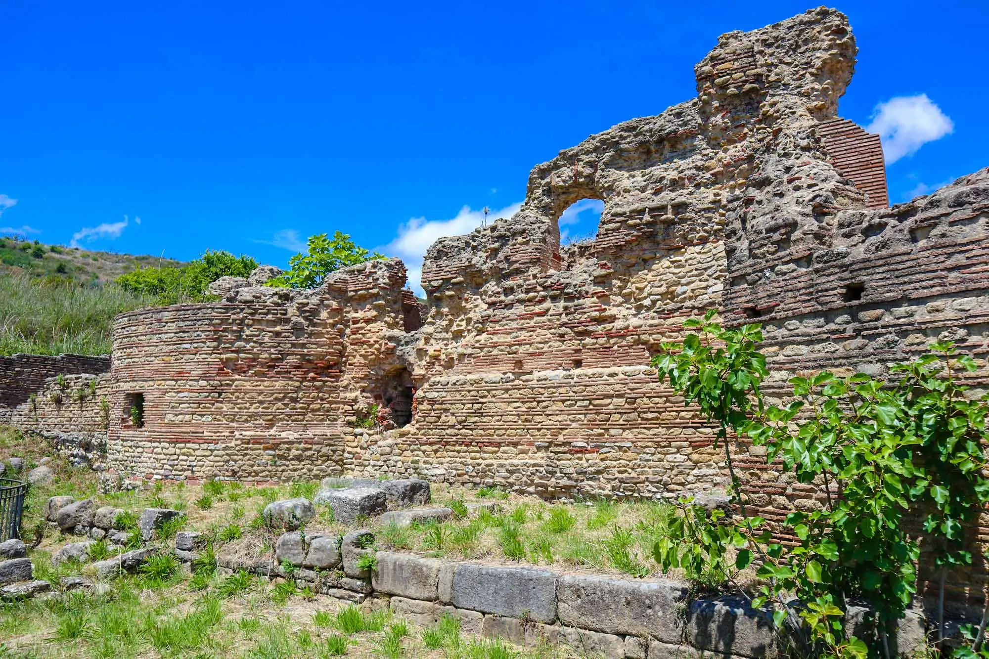 Narona, Butrint, Velia, Velia arheološki park, Velia antički grad, antički grad Velia, Elea, Eleatska škola, Tirensko more, Porta Rosa, filozofska kolijevka, Nacionalni park Cilento, Ascea, arheološki park Velia, Parmenid, Zenon, antički grad Italija, grčke kolonije Italija, filozofija u antici, Velika Grčka, Velia povijest, arheološka nalazišta Italija, što posjetiti u Kampaniji, UNESCO Italija,Narona, Butrint, Velia, Velia archaeological park, Velia ancient city, ancient city of Velia, Elea, Eleatic School, Tyrrhenian Sea, Porta Rosa, cradle of philosophy, Cilento National Park, Ascea, Velia archaeological park, Parmenides, Zeno, ancient city Italy, Greek colonies Italy, philosophy in antiquity, Magna Graecia, Velia history, archaeological sites Italy, what to visit in Campania, UNESCO Italy,