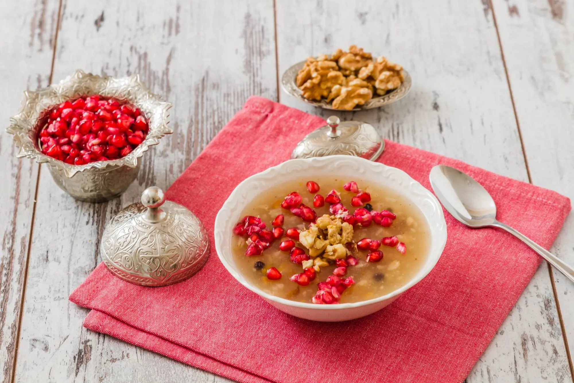 hašure, ashure, hašure recept, ashure recept, recept za hašure, recept za ashure, albanski deserti, deserti u Albaniji, tradicionalni desert, povijesni desert, albanska kuhinja, desert iz Albanije, slastice iz Albanije, albanske slastice, albanski recepti, albanski kolači, albanski specijaliteti, slatki recepti Albanija, farro recept, smokve desert, orasi desert, noah’s pudding, turski utjecaj u Albaniji, osmanska kuhinja, balkan deserti, balkanska kuhinja,hashur, ashura, hashur recipe, ashura recipe, hashur recipe, ashura recipe, albanian desserts, desserts in albania, traditional dessert, historical dessert, albanian cuisine, dessert from albania, desserts from albania, albanian desserts, albanian recipes, albanian cakes, albanian specialties, sweet recipes albania, farro recipe, fig dessert, walnut dessert, noah's pudding, turkish influence in albania, ottoman cuisine, balkan desserts, balkan cuisine,