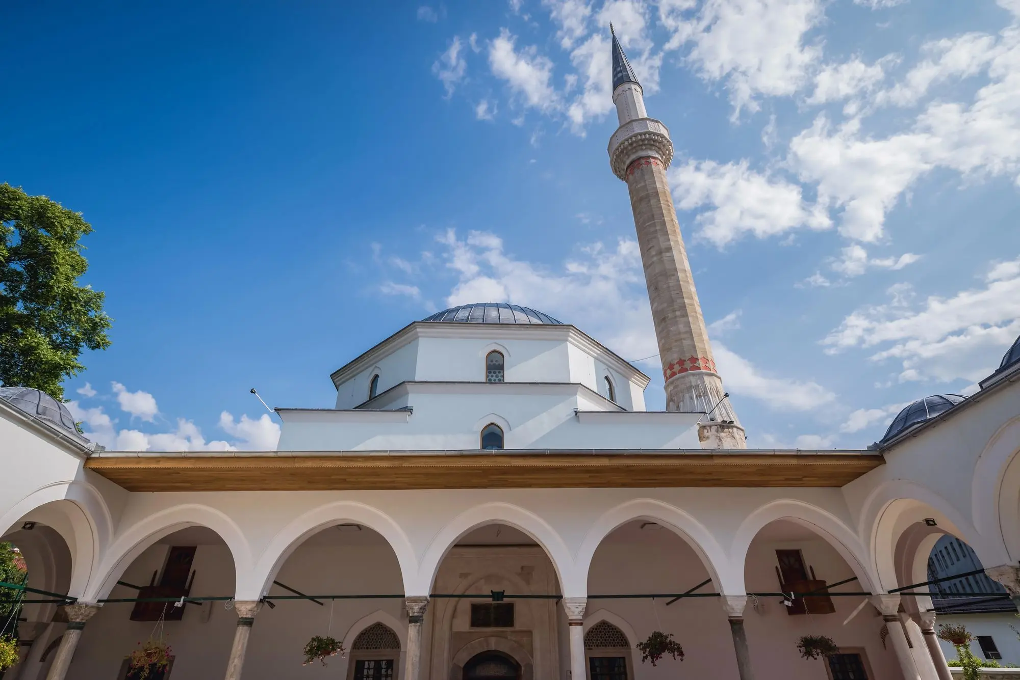 Bosna i Hercegovina, najstarija džamija u Bosni i Hercegovini, najstarija džamija, Isa-beg Ishaković, Careva džamija, Sulejman Veličanstveni, sultan Sulejman Veličanstveni, Turhan Emin-beg, Turhan Emin-begova džamija u Ustikolini, Turhan Emin-begova džamija, Ustikolina, najstarija džamija u bih, careva džamija sarajevo, turhan emin begova džamija, ustikolina, islam u bosni, osmanske džamije, povijest džamija bih, bosna džamije, vakufnama, džamije bosne i hercegovine,Bosnia and Herzegovina, the oldest mosque in Bosnia and Herzegovina, the oldest mosque, Isa-beg Ishaković, the Emperor's Mosque, Sulejman the Magnificent, Sultan Sulejman the Magnificent, Turhan Emin-beg, Turhan Emin-beg's Mosque in Ustikolina, Turhan Emin-beg's Mosque, Ustikolina, the oldest mosque in BiH, the Emperor's Mosque in Sarajevo, Turhan Emin Bey's Mosque, Ustikolina, Islam in Bosnia, Ottoman mosques, history mosque of Bih, Bosnia mosques, vaqfnama, mosques of Bosnia and Herzegovina,