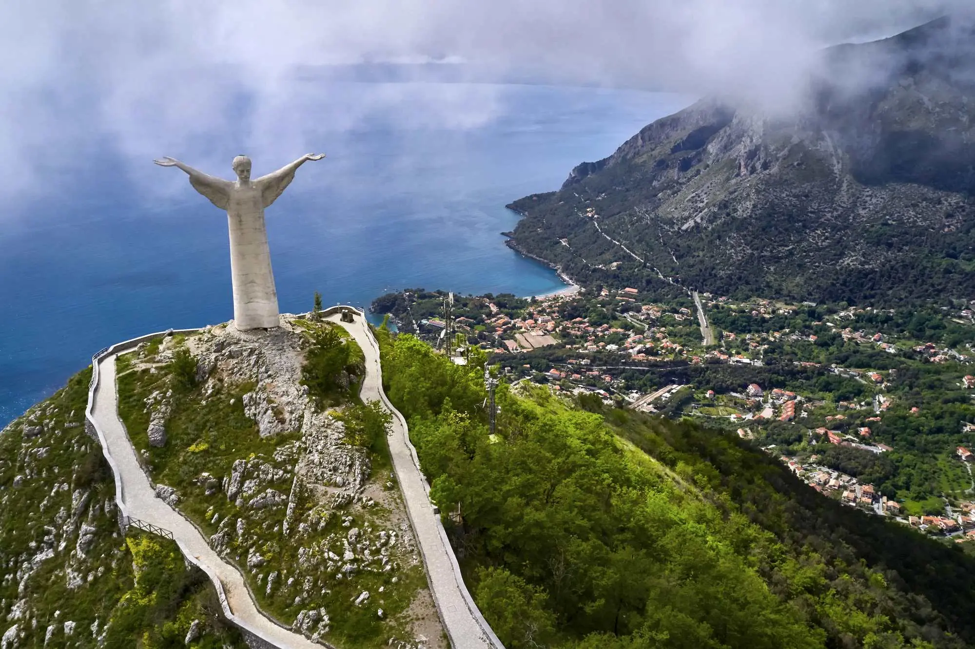 Italija, obalni dragulji Italije, Tellaro, Cinque Terre, Portovenere, Atrani, Basilicata, Maratea, Kalabrija, Scilla, Sperlonga, Procida, Napuljski zaljev, najljepša sela Italije, obalna sela Italija, skriveni dragulji Italije, putovanje Italija, autentična talijanska sela, talijanska obala sela, Italija bez gužviItaly, coastal gems of Italy, Tellaro, Cinque Terre, Portovenere, Atrani, Basilicata, Maratea, Calabria, Scilla, Sperlonga, Procida, Gulf of Naples, the most beautiful villages of Italy, coastal villages of Italy, hidden gems of Italy, travel Italy, authentic Italian villages, Italian coastal villages, Italy without the crowds