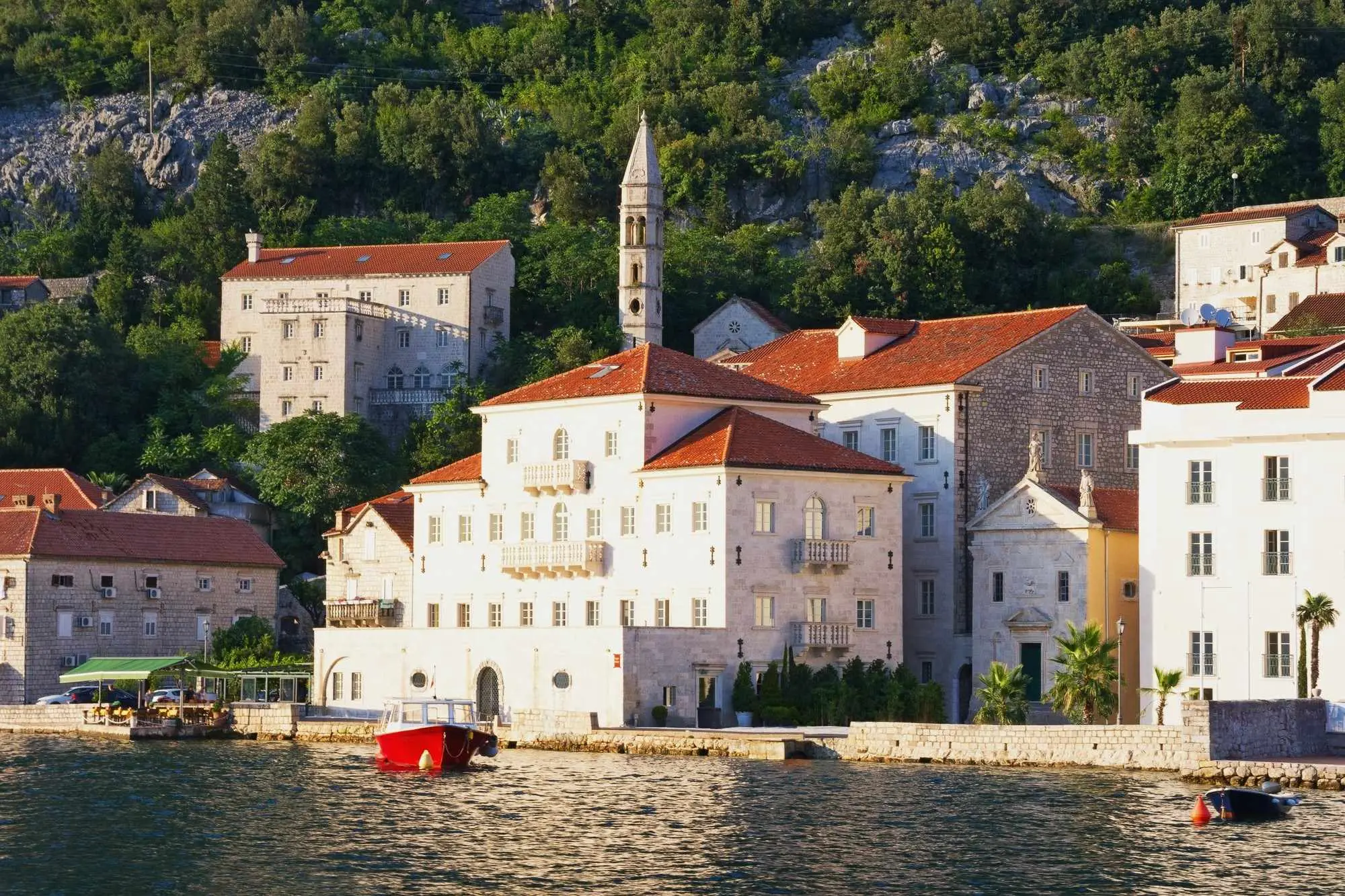 Iberostar Heritage Grand Perast, Palača Smekja, Perast, palače Perast, Perast palače, palače u Perastu, Palača Bujović, Palača Zmajević, Palača Visković, Palača Balović, Palača Bronza, Palača Mazarović, Palača Lučić-Kolović-Matikola, Palača Vukasović-Kolović, Palača Šestokrilović, palače Perasta, povijest Perasta, barokne palače, Boka kotorska, Perast palače popis, Perast Mletačka Republika, kulturna baština Crne Gore, muzeji Perast, barokne palače Perast, barokne palače crna gora,Palača Brajković-MartinovićIberostar Heritage Grand Perast, Smekja Palace, Perast, Perast palaces, Perast palaces, palaces in Perast, Bujović Palace, Zmajević Palace, Visković Palace, Balović Palace, Bronza Palace, Mazarović Palace, Lučić-Kolović-Matikola Palace, Vukasović-Kolović Palace, Šestokrilović Palace, Perast palaces, Perast history, baroque palaces, Boka Kotorska, Perast palaces list, Perast Venetian Republic, cultural heritage of Montenegro, Perast museums, Perast baroque palaces, baroque palaces Montenegro, Brajković-Martinović Palace