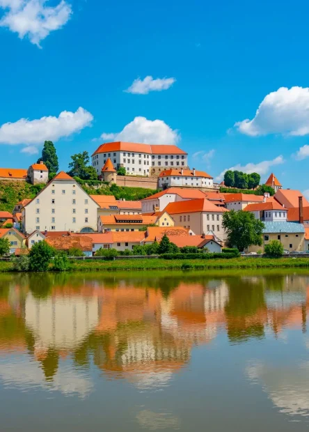 Drava, rijeka Drava, Ptuj, najstariji grad u Sloveniji, najstariji slovenski grad, Ptuj što vidjeti, ptuj što raditi, ptuj atrakcije, ptuj zanimljivosti, ptuj povijest, Poetovio, Ptujski dvorac, Grad Turnišče, Dominikanski samostan, Dominikanski samostan Ptuj, Crkva sv. Jurja, Crkva sv. Jurja Ptuj, Orfejev spomenik, Ptujsko jezero, najveće jezero u Sloveniji, najveće stalno jezero u Sloveniji, Terme Ptuj, Kurentovanje, Ptujska Gora, crkva Marije Pomoćnice, najstarija vina u Sloveniji, Haložan, ptuj jezero, ptuj dvorac, kurentovanje, što vidjeti u ptuju, ptuj slovenija, putovanje slovenija, atrakcije ptuj, Drava, Drava River, Ptuj, the oldest city in Slovenia, the oldest Slovenian city, Ptuj what to see, ptuj what to do, ptuj attractions, ptuj interesting facts, ptuj history, Poetovio, Ptuj Castle, Turnišče Town, Dominican Monastery, Dominican Monastery Ptuj, Church of St. George, Church of St. George Ptuj, Orpheus Monument, Ptuj Lake, the largest lake in Slovenia, the largest permanent lake in Slovenia, Terme Ptuj, Kurentovanje, Ptujska Gora, Church of Mary Help of Christians, the oldest wines in Slovenia, Haložan, ptuj lake, ptuj castle, kurentovanje, what to see in ptuj, ptuj slovenia, travel slovenia, attractions ptuj,