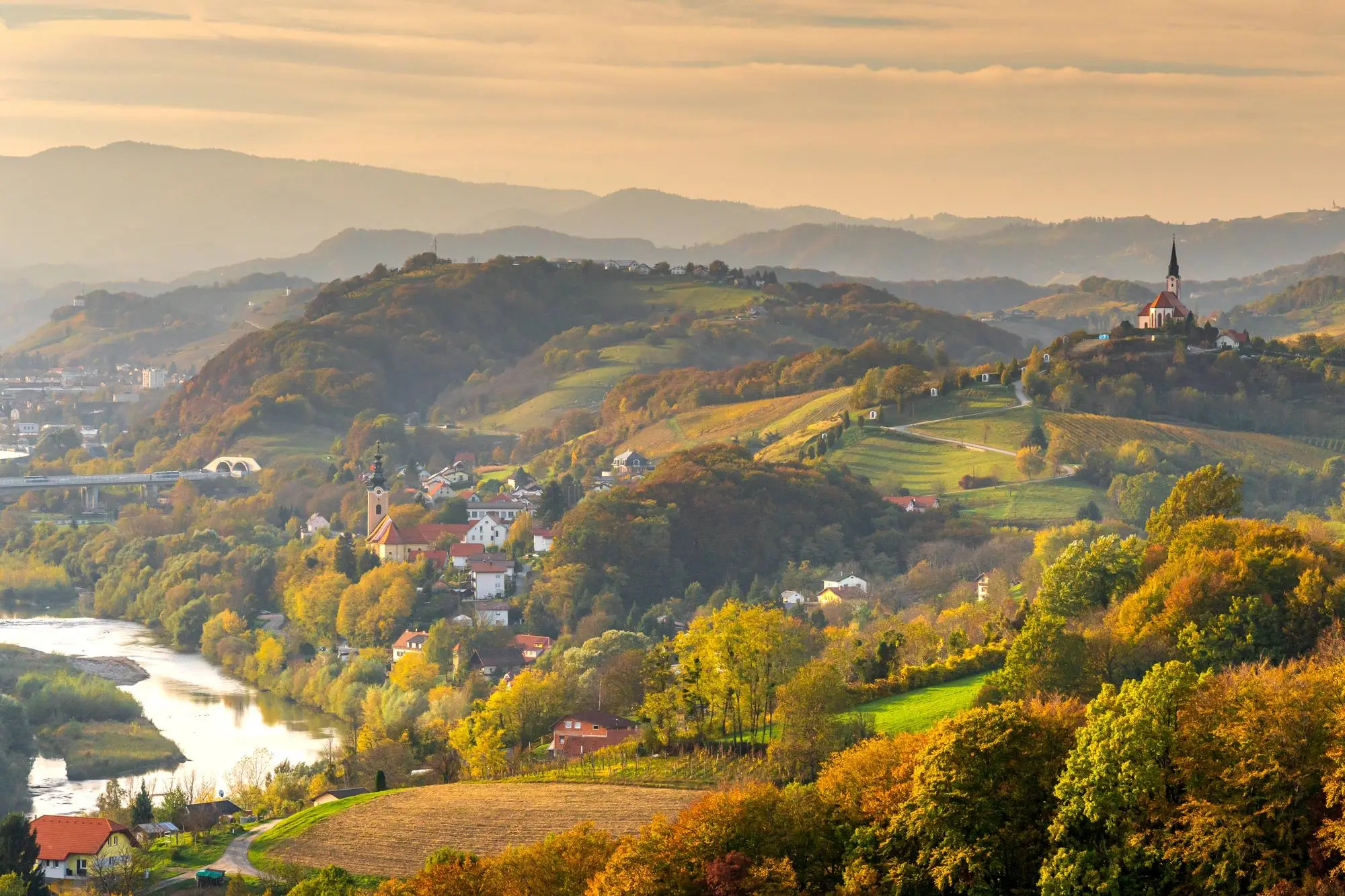 Drava, rijeka Drava, Ptuj, najstariji grad u Sloveniji, najstariji slovenski grad, Ptuj što vidjeti, ptuj što raditi, ptuj atrakcije, ptuj zanimljivosti, ptuj povijest, Poetovio, Ptujski dvorac, Grad Turnišče, Dominikanski samostan, Dominikanski samostan Ptuj, Crkva sv. Jurja, Crkva sv. Jurja Ptuj, Orfejev spomenik, Ptujsko jezero, najveće jezero u Sloveniji, najveće stalno jezero u Sloveniji, Terme Ptuj, Kurentovanje, Ptujska Gora, crkva Marije Pomoćnice, najstarija vina u Sloveniji, Haložan, ptuj jezero, ptuj dvorac, kurentovanje, što vidjeti u ptuju, ptuj slovenija, putovanje slovenija, atrakcije ptuj, Drava, Drava River, Ptuj, the oldest city in Slovenia, the oldest Slovenian city, Ptuj what to see, ptuj what to do, ptuj attractions, ptuj interesting facts, ptuj history, Poetovio, Ptuj Castle, Turnišče Town, Dominican Monastery, Dominican Monastery Ptuj, Church of St. George, Church of St. George Ptuj, Orpheus Monument, Ptuj Lake, the largest lake in Slovenia, the largest permanent lake in Slovenia, Terme Ptuj, Kurentovanje, Ptujska Gora, Church of Mary Help of Christians, the oldest wines in Slovenia, Haložan, ptuj lake, ptuj castle, kurentovanje, what to see in ptuj, ptuj slovenia, travel slovenia, attractions ptuj,