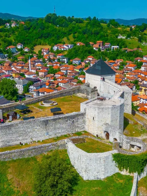 Tešanj tvrđava, Stari grad Tešanj, tvrđave u Bosni i Hercegovini, Gradina Tešanj, povijest Tešnja, srednjovjekovna tvrđava BiH, turizam Tešanj, kulturna baština BiH, tvrđava koja nije osvojena, Eugen Savojski Tešanj, muzeji u Bosni i Hercegovini, znamenitosti Bosne, Eminagića konak, Gazi Ferhad-begova džamija, Tešanj, rijeka Bosna, Tešanjska tvrđava, Gradina u Tešnju, Kapetanova kula, Dizdareva kula, Tešanj kroz stoljeća, tvrđava Tešanj, rijeka Tešanjka, kralj Stjepan Tomašević, Eugen Savojski, Tešanj fortress, Old Town Tešanj, fortresses in Bosnia and Herzegovina, Tešanj Castle, history of Tešanj, medieval fortress of Bosnia and Herzegovina, tourism Tešanj, cultural heritage of Bosnia and Herzegovina, fortress that was not conquered, Eugen of Savoy Tešanj, museums in Bosnia and Herzegovina, sights of Bosnia, Eminagića konak, Gazi Ferhad-beg's mosque, Tešanj, Bosna River, Tešanj Fortress, Castle in Tešanj, Captain's Tower, Dizdar's Tower, Tešanj through the centuries, Tešanj fortress, Tešanjka river, King Stjepan Tomašević, Eugen of Savoy,