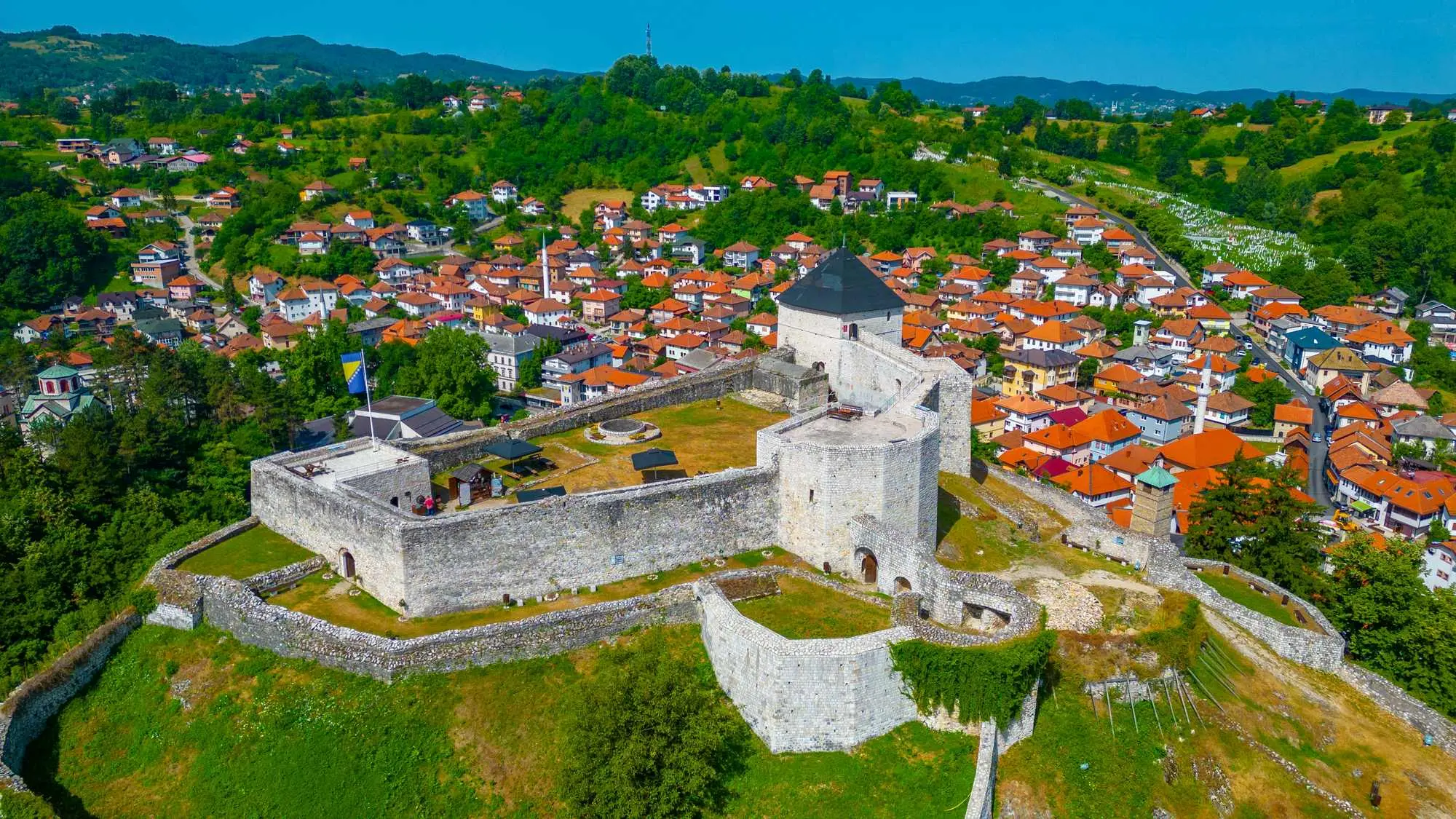 Tešanj tvrđava, Stari grad Tešanj, tvrđave u Bosni i Hercegovini, Gradina Tešanj, povijest Tešnja, srednjovjekovna tvrđava BiH, turizam Tešanj, kulturna baština BiH, tvrđava koja nije osvojena, Eugen Savojski Tešanj, muzeji u Bosni i Hercegovini, znamenitosti Bosne, Eminagića konak, Gazi Ferhad-begova džamija, Tešanj, rijeka Bosna, Tešanjska tvrđava, Gradina u Tešnju, Kapetanova kula, Dizdareva kula, Tešanj kroz stoljeća, tvrđava Tešanj, rijeka Tešanjka, kralj Stjepan Tomašević, Eugen Savojski, Tešanj fortress, Old Town Tešanj, fortresses in Bosnia and Herzegovina, Tešanj Castle, history of Tešanj, medieval fortress of Bosnia and Herzegovina, tourism Tešanj, cultural heritage of Bosnia and Herzegovina, fortress that was not conquered, Eugen of Savoy Tešanj, museums in Bosnia and Herzegovina, sights of Bosnia, Eminagića konak, Gazi Ferhad-beg's mosque, Tešanj, Bosna River, Tešanj Fortress, Castle in Tešanj, Captain's Tower, Dizdar's Tower, Tešanj through the centuries, Tešanj fortress, Tešanjka river, King Stjepan Tomašević, Eugen of Savoy,