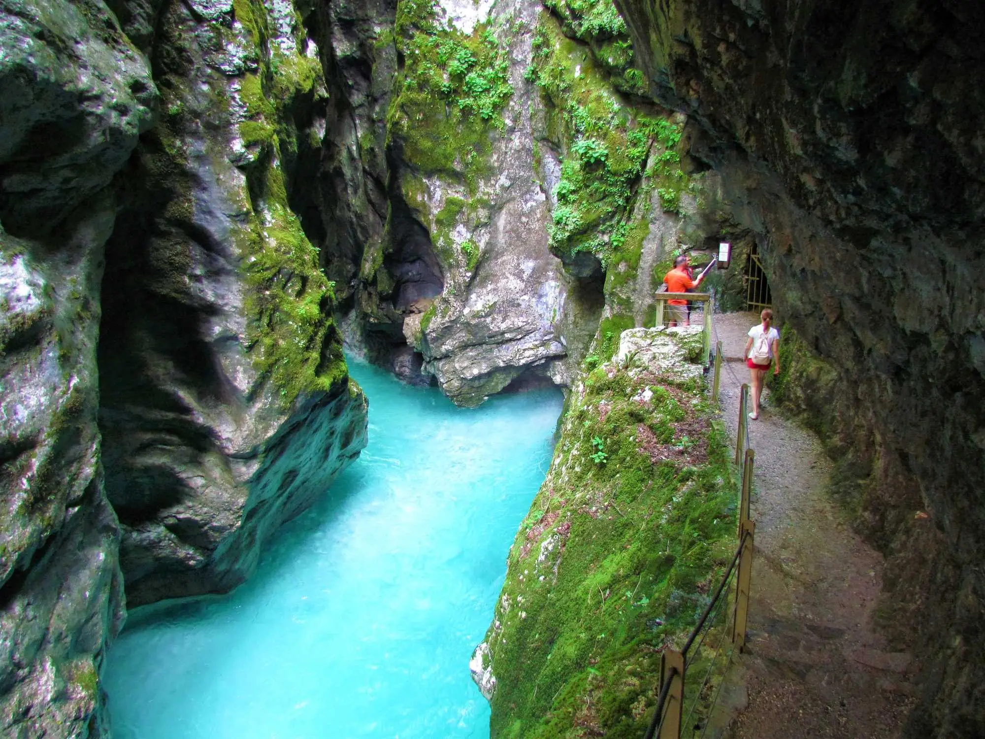 Tolminska korita, Triglav, Nacionalni park Triglav, Triglavski nacionalni park, Soča, rijeka Soča, Tolminka, Zadlaščica, Dantejeva špilja, Dante Alighieri, Medvjeđa glava, prirodne atrakcije Slovenija, klanci Slovenija, izleti Tolmin, Tolmin River, Triglav, Triglav National Park, Triglav National Park, Soča, Soča River, Tolminka, Zadlaščica, Dante's Cave, Dante Alighieri, Bear's Head, natural attractions Slovenia, gorges Slovenia, excursions Tolmin, Tolmin gorge, Tolmin gorge cave