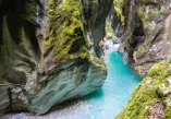 Tolminska korita, Triglav, Nacionalni park Triglav, Triglavski nacionalni park, Soča, rijeka Soča, Tolminka, Zadlaščica, Dantejeva špilja, Dante Alighieri, Medvjeđa glava, prirodne atrakcije Slovenija, klanci Slovenija, izleti Tolmin, Tolmin River, Triglav, Triglav National Park, Triglav National Park, Soča, Soča River, Tolminka, Zadlaščica, Dante's Cave, Dante Alighieri, Bear's Head, natural attractions Slovenia, gorges Slovenia, excursions Tolmin, Tolmin gorge, Tolmin gorge cave