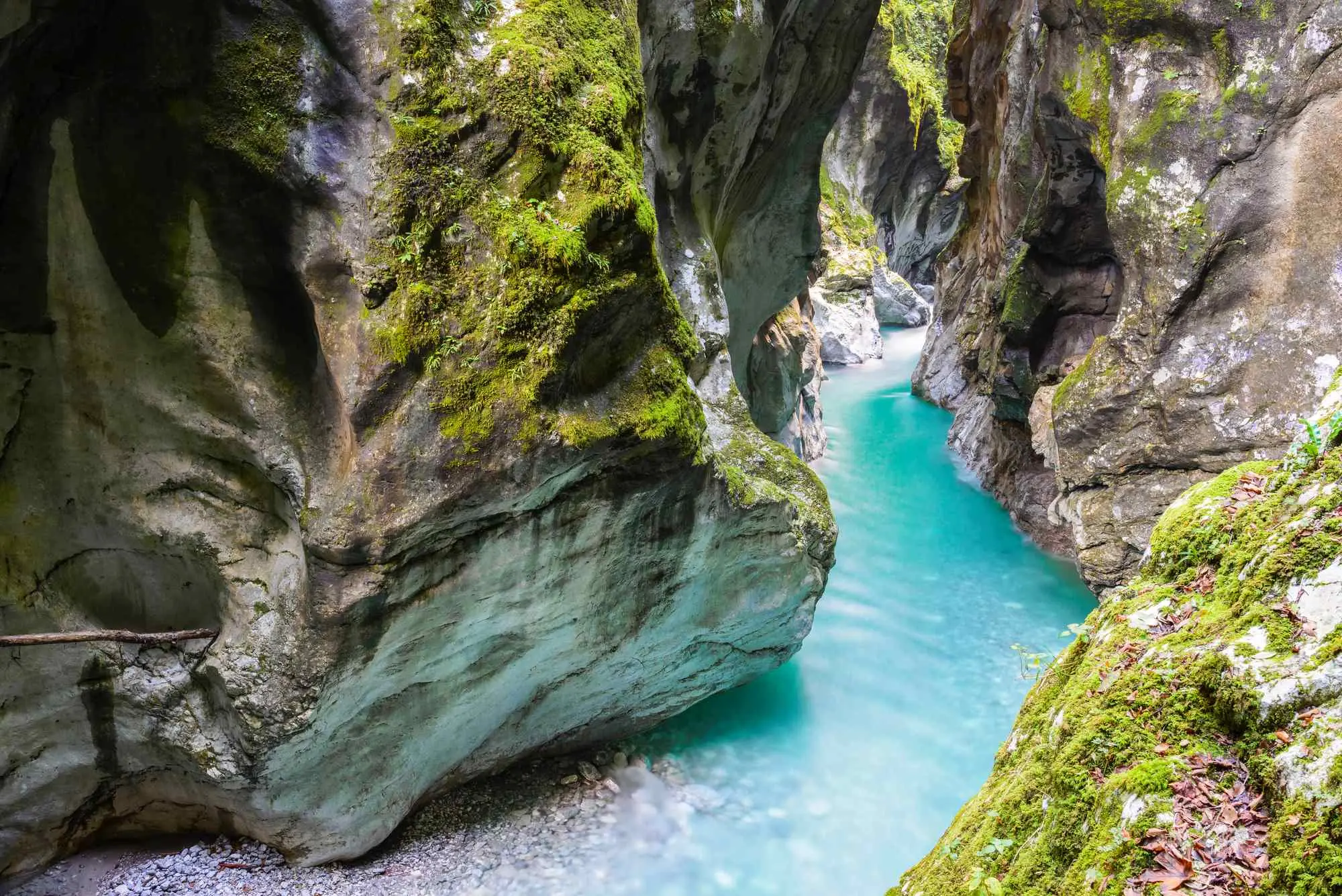 Tolminska korita, Triglav, Nacionalni park Triglav, Triglavski nacionalni park, Soča, rijeka Soča, Tolminka, Zadlaščica, Dantejeva špilja, Dante Alighieri, Medvjeđa glava, prirodne atrakcije Slovenija, klanci Slovenija, izleti Tolmin, Tolmin River, Triglav, Triglav National Park, Triglav National Park, Soča, Soča River, Tolminka, Zadlaščica, Dante's Cave, Dante Alighieri, Bear's Head, natural attractions Slovenia, gorges Slovenia, excursions Tolmin, Tolmin gorge, Tolmin gorge cave
