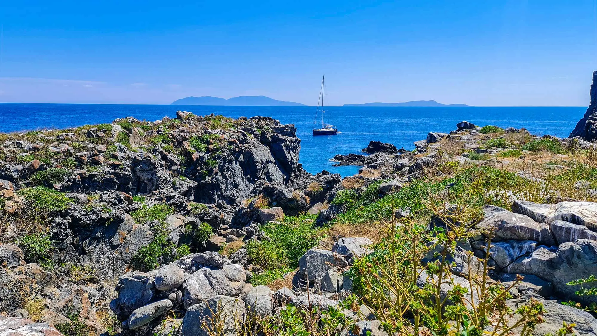 Brusnik, Brusnik izlet, Vis arhipelag,Vis, Komiža, Komiža izleti, Pijerino Ivčević, obitelj Zanki, otok Svetac, otok Brusnik, vulkanski otok, Viški arhipelag, Komiža, Jadran, endemski gušteri, putopis otok, crni otok, prirodne ljepote Dalmacije, Brusnik, Brusnik excursion, Vis archipelago, Vis, Komiža, Komiža excursions, Pijerino Ivčević, Zanki family, Svetac island, Brusnik island, volcanic island, Vis archipelago, Komiža, Adriatic, endemic lizards, travelogue island, black island, natural beauties of Dalmatia,
