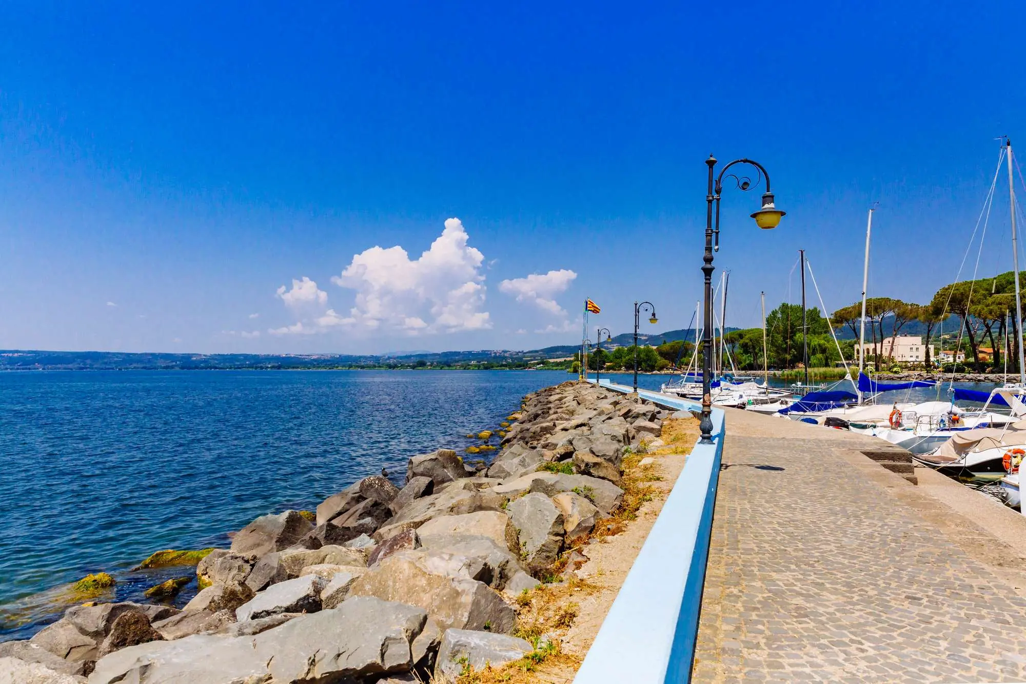 dvorac Rocca Monaldeschi, Montefiascone, Est! Est!! Est!!!, Capodimonte, Gradoliam, San Lorenza Nuova, jezero Bolsena, Lazio, Firenca, Rim, najveće vulkansko jezero u Europi, najveće vulkansko jezero, vulkansko jezero, Vulsini, otok Bisentina, otok Martana, Arheološki nalazište Volsinii, Via Francigena, Bolsena, Lago di Bolsena, vulkansko jezero Italija, najveće vulkansko jezero Europa, etruščani Italija, Bisentina otok, Martana otok, Capodimonte, Montefiascone vino, povijest Bolsena, atrakcije Lazio, Via Francigena, čudo u Bolseni, talijanska jezera, Rocca Monaldeschi castle, Montefiascone, Est! Est!! Est!!!, Capodimonte, Gradoliam, San Lorenza Nuova, Lake Bolsena, Lazio, Florence, Rome, largest volcanic lake in Europe, largest volcanic lake, volcanic lake, Vulsini, Bisentina Island, Martana Island, Volsinii Archaeological Site, Via Francigena, Bolsena, Lago di Bolsena, volcanic lake Italy, largest volcanic lake Europe, Etruscans Italy, Bisentina Island, Martana Island, Capodimonte, Montefiascone wine, history of Bolsena, attractions Lazio, Via Francigena, miracle in Bolsena, Italian lakes,