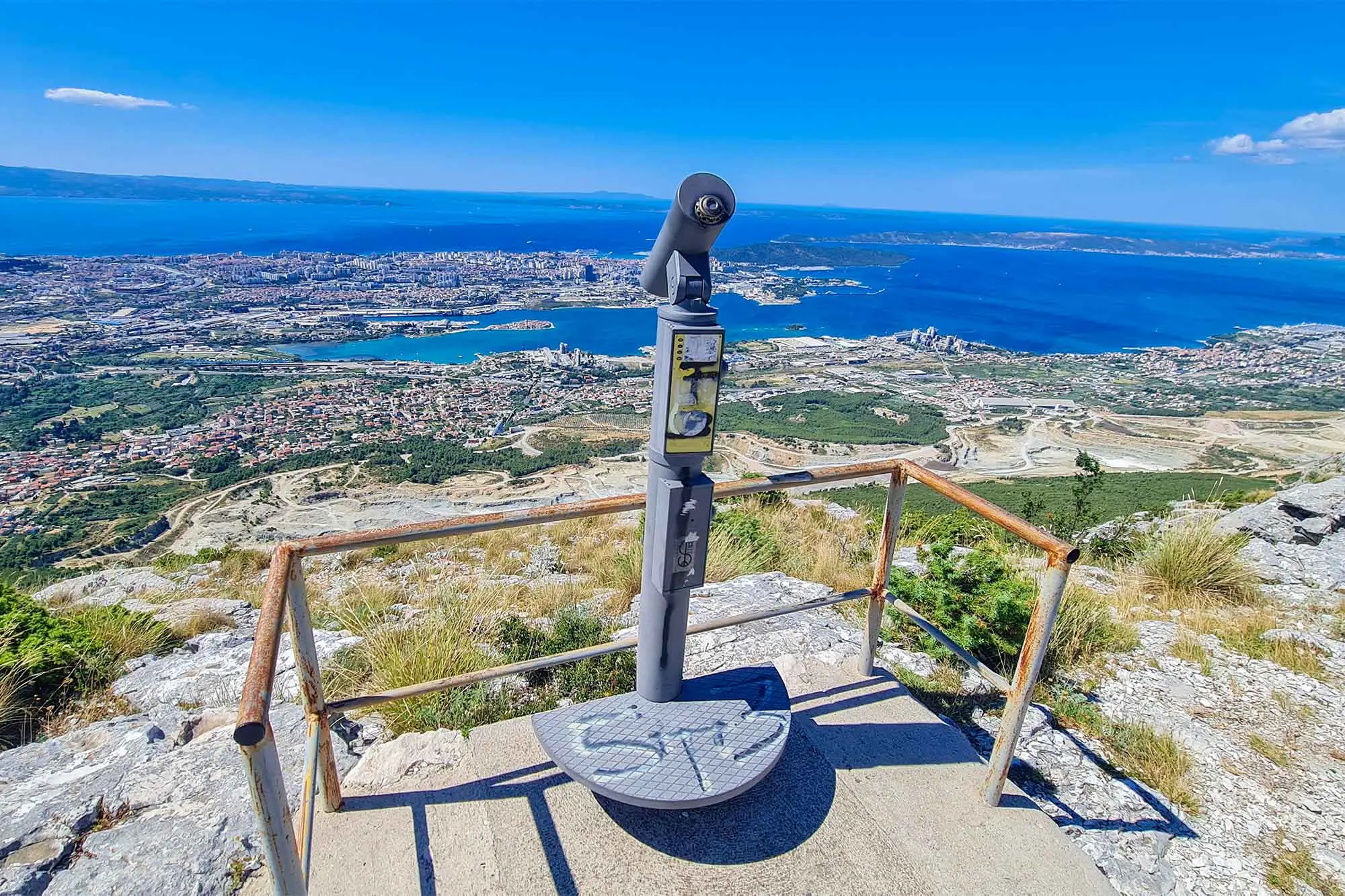 Kozjak, Mali Kozjak, Split, Solin, Split vidikovac, crkva svetog Jure Split, crkva svetog Jure Kozjak, sv Jure Kozjak, Kozjak, planina iznad Splita, crkva svetog Jure, pogled na Kaštele, planinarenje Dalmacija, izlet iz Splita, sveti Jure Kozjak, antene Kozjak, Dalmacija s visine, vrhovi Dalmacije, Kozjak, Mali Kozjak, Split, Solin, Split viewpoint, church of St. George Split, church of St. George Kozjak, St. George Kozjak, Kozjak, mountain above Split, church of St. George, view of the Castles, hiking Dalmatia, excursion from Split, St. George Kozjak, antennas Kozjak, Dalmatia from above, peaks of Dalmatia,