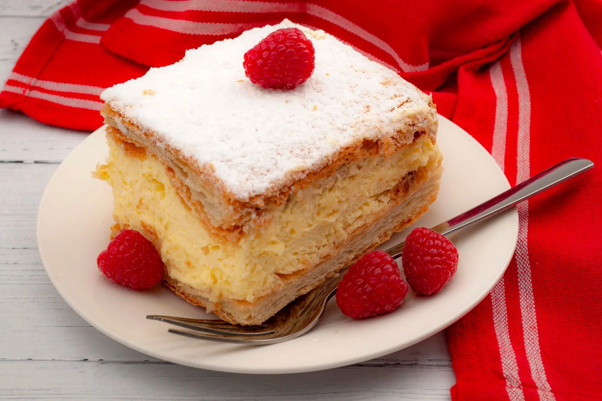 Samobora, Samoborska kremšnita, Bledska kremšnita, Hotela Park, Ištvan Lukačević, kremšnita, recept za kremšnite, samoborska kremšnita, povijest kremšnite, bledska kremšnita, mille-feuille, domaći kolači, tradicionalni recepti, krempita, slastice Balkana, Najbolji recept za kremšnite, kremšnite recept coolinarka, samoborske kremšnite recept, zagrebačke kremšnite coolinarika, lažne kremšnite, Kremšnite recept sašina kuhinja, najbolje kremsnite u zagrebu, Samobor, Samobor cream pie, Bled cream pie, Hotel Park, Ištvan Lukačević, cream pie, cream pie recipe, Samobor cream pie, history of cream pie, Bled cream pie, mille-feuille, homemade cakes, traditional recipes, cream pie, Balkan desserts, Best cream pie recipe, cream pie recipe coolinarka, Samobor cream pie recipe, Zagreb cream pie coolinarka, fake cream pie, Cream pie recipe saša kuhinja, best cream pies in zagreb