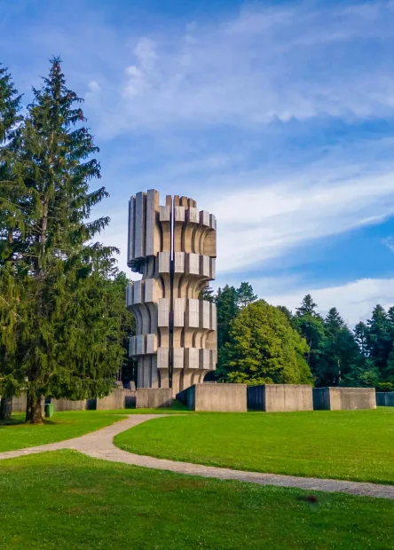 Lisina, najviši vrh Kozare, Kozara, rijeka Una, rijeka Sana, Nacionalni park Kozara, Bitka na Kozari, Kosmat, Kozara legende, Prijedor, Skijalište Kozara, Kozara, planina u Bosni, Nacionalni park Kozara, prirodne ljepote, povijest Kozare, planinarenje, kulturne atrakcije, Bosna i Hercegovina, planina kozara, turizam u Bosni, povijest i kultura Kozare, Lisina, the highest peak of Kozara, Kozara, Una river, Sana river, Kozara National Park, Battle of Kozara, Kosmat, Kozara legends, Prijedor, Ski Resort Kozara, Kozara, mountain in Bosnia, Kozara National Park, natural beauty, history of Kozara, hiking, cultural attractions, Bosnia and Herzegovina, mountain of Kozara, tourism in Bosnia, history and culture of Kozara,
