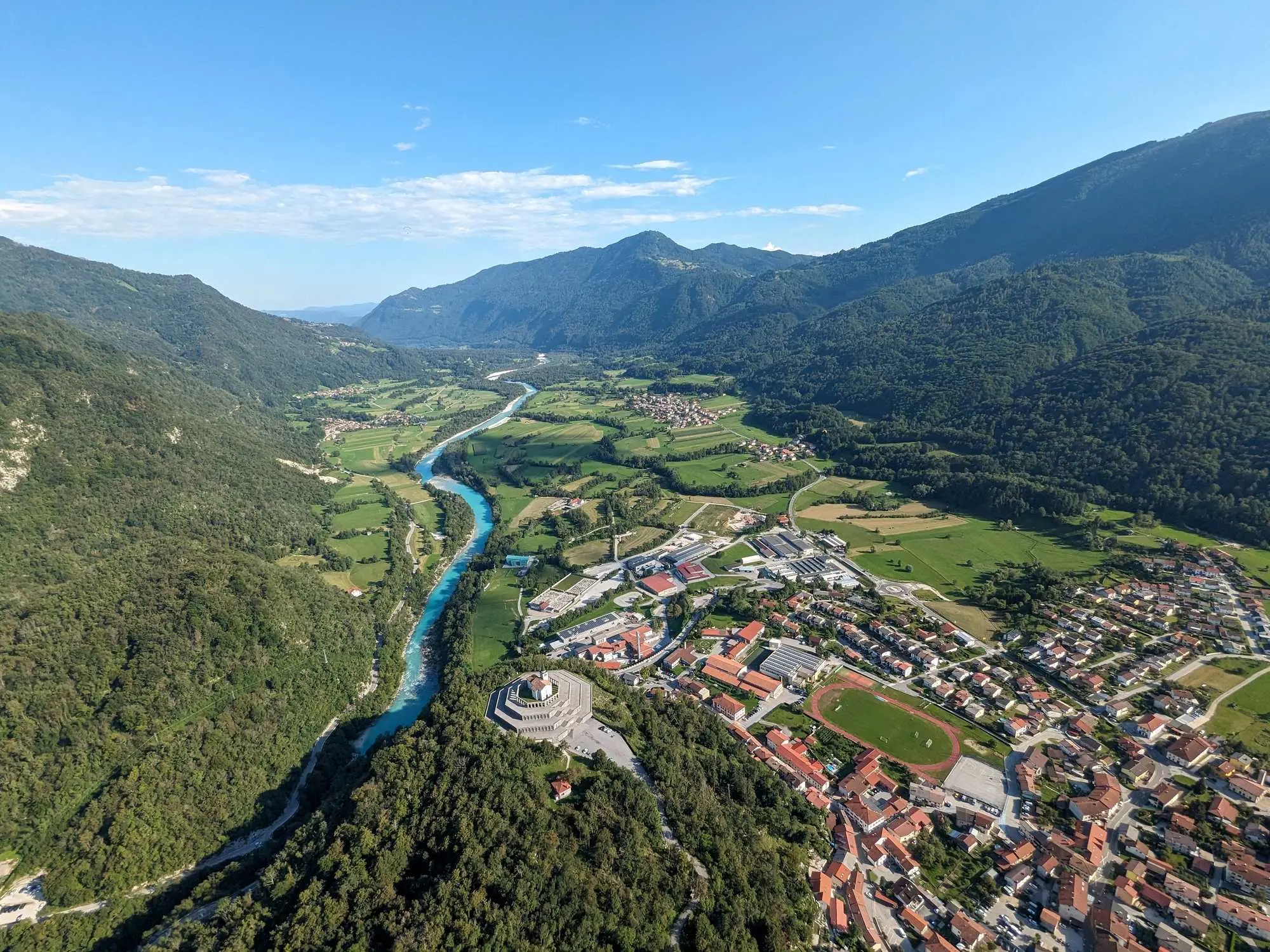 Posočje, Kobarid, rijeka Soča, talijanska kosturnica, crkva sv. Antuna Padovanskog, Bitka kod Kobarida, Bitka kod Caporetta, Kobaridski muzej, Kobarid, talijanska kosturnica, Prvi svjetski rat, Bitka kod Kobarida, Bitka kod Caporetta, crkva sv. Antuna Padovanskog, Soča, ratni spomenici Slovenija, vojna povijest, Posočje, talijanski ossario, monumentalna arhitektura, Kobaridski muzej, Gradič Kobarid, Soča, Kobarid, Soča River, Italian ossuary, Church of St. Anthony of Padua, Battle of Kobarid, Battle of Caporetto, Kobarid Museum, Kobarid, Italian ossuary, World War I, Battle of Kobarid, Battle of Caporetto, Church of St. Anthony of Padua, Soča, war monuments Slovenia, military history, Soča, Italian ossuary, monumental architecture, Kobarid Museum, Gradič Kobarid,Church of St. Anthony, Italian Charnel house, Kobarid memorial