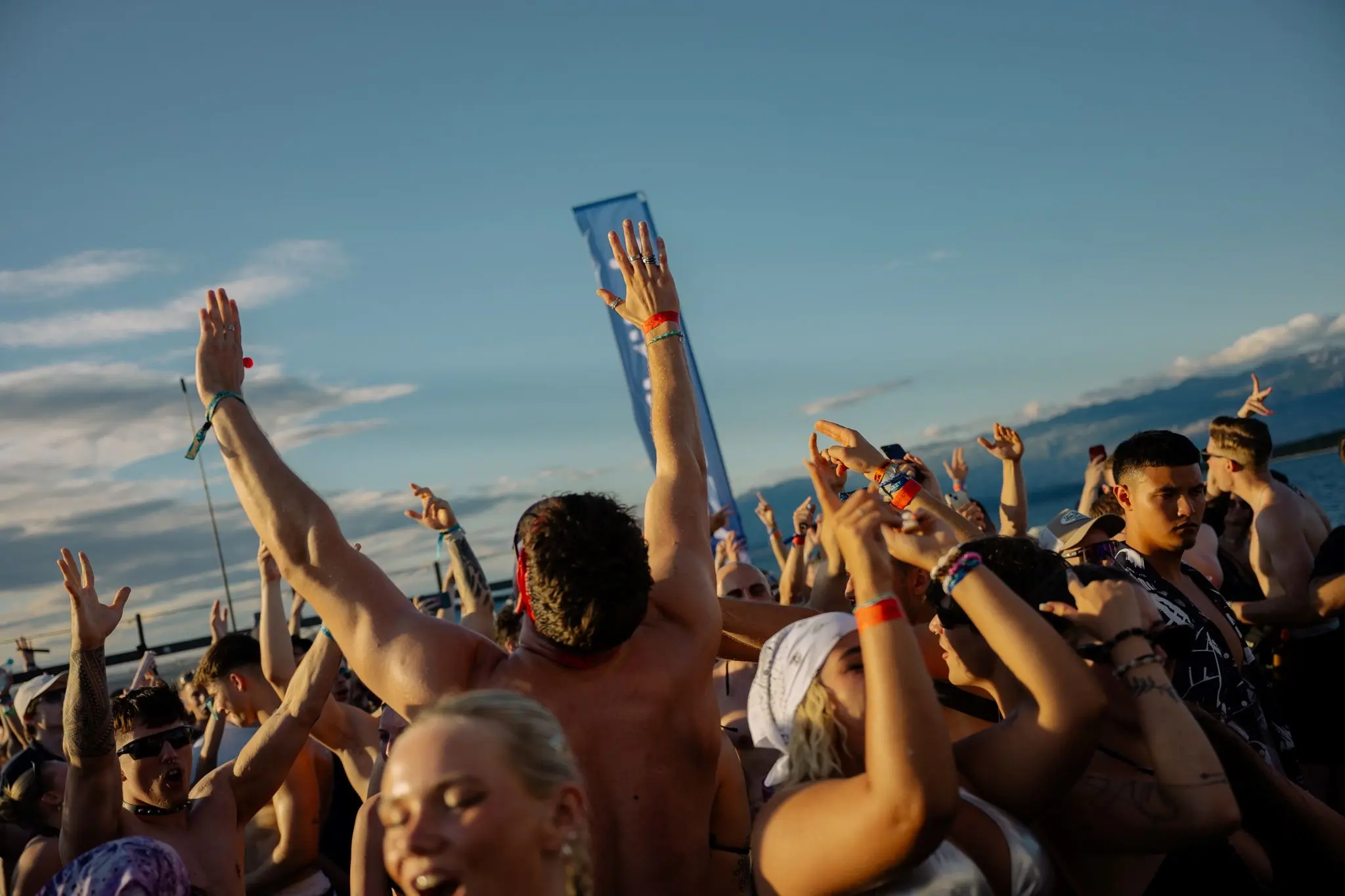 Verknipt Croatia, Verknipt Croatia 2025, Verknipt Croatia Holiday Festival, Zrće, Zrće festivali, otok Pag, Pag, Zrće 2025, techno festival Pag, hard techno Hrvatska, ljetni festivali 2025, Papaya Club, Verknipt lineup, festivalski turizam, techno scena Europa, party na moru, SHLØMO, 6EJOU, Adriån Mills, Basswell, Anxhel, Alignment, Novah, Verknipt Croatia, Verknipt Croatia 2025, Verknipt Croatia Holiday Festival, Zrće, Zrće festivals, island of Pag, Pag, Zrće 2025, techno festival Pag, hard techno Croatia, summer festivals 2025, Papaya Club, Verknipt lineup, festival tourism, techno scene Europe, party at sea, SHLØMO, 6EJOU, Adriån Mills, Basswell, Anxhel, Alignment, Novah,
