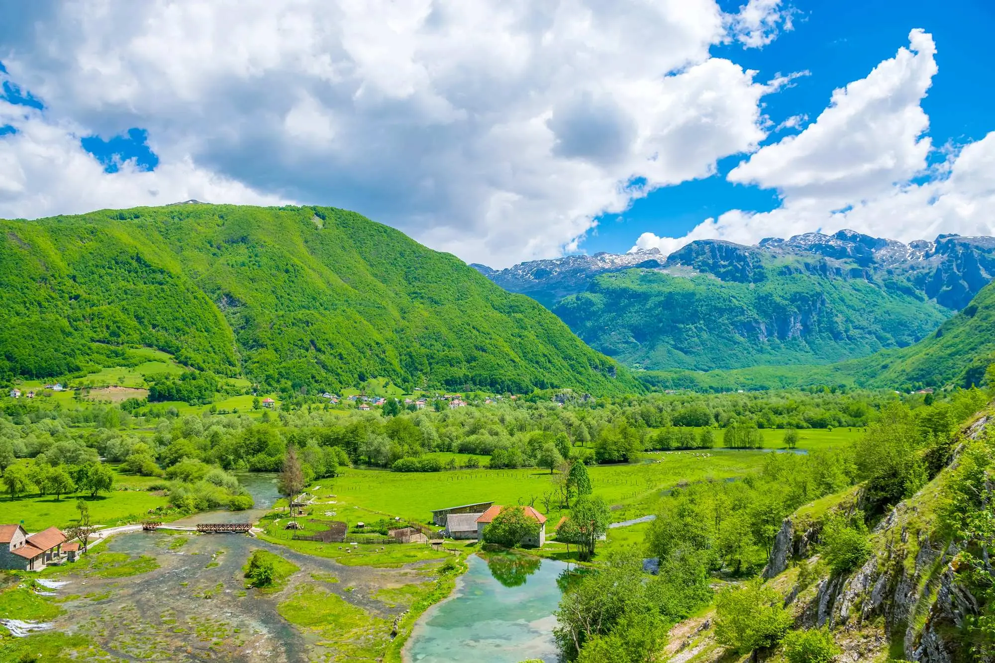 Gusinje, dolina Gusinja, Prokletije, Crna Gora, potok Vruja, rijeka Vermoš, Alipašini izvori, Oko Skakavice, slap Grlje, Ali paši Šabanagaj, Ali paša Gusinjski, izleti Crna Gora, prirodni izvori, voda Crna Gora, izlet u prirodu, sjever Crne Gore,Alipašini izvori wikipediaGusinje, Gusinja valley, Prokletije, Montenegro, Vruja stream, Vermoš river, Alipasha springs, Oko Skakavica, Grlje waterfall, Ali pasha Šabanagaj, Ali pasha Gusinjski, excursions Montenegro, natural springs, water Montenegro, nature trip, north of Montenegro, Alipasha springs wikipedia, Alipasha springs Montenegro,