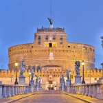 Rim, rijeka Tiber, dvorac Sant'Angelo, Anđeoska tvrđava, car Hadrijan, Ponte Sant’Angelo, Papa Grgur Veliki, Hadrijanov mauzolej, Dvorac svetog anđela, dvorac Sant'Angelo, Rim, Hadrijanov mauzolej, papinska tvrđava, Passetto di Borgo, arkanđeo Mihael, rimske znamenitosti, što vidjeti u Rimu, rimska povijest, muzeji u Rimu Rome, Tiber River, Castel Sant'Angelo, Castel Sant'Angelo, Emperor Hadrian, Ponte Sant'Angelo, Pope Gregory the Great, Hadrian's Mausoleum, Castel Sant'Angelo, Castel Sant'Angelo, Rome, Hadrian's Mausoleum, Papal Fortress, Passetto di Borgo, Archangel Michael, Roman landmarks, what to see in Rome, Roman history, museums in Rome