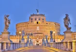 Rim, rijeka Tiber, dvorac Sant'Angelo, Anđeoska tvrđava, car Hadrijan, Ponte Sant’Angelo, Papa Grgur Veliki, Hadrijanov mauzolej, Dvorac svetog anđela, dvorac Sant'Angelo, Rim, Hadrijanov mauzolej, papinska tvrđava, Passetto di Borgo, arkanđeo Mihael, rimske znamenitosti, što vidjeti u Rimu, rimska povijest, muzeji u Rimu Rome, Tiber River, Castel Sant'Angelo, Castel Sant'Angelo, Emperor Hadrian, Ponte Sant'Angelo, Pope Gregory the Great, Hadrian's Mausoleum, Castel Sant'Angelo, Castel Sant'Angelo, Rome, Hadrian's Mausoleum, Papal Fortress, Passetto di Borgo, Archangel Michael, Roman landmarks, what to see in Rome, Roman history, museums in Rome