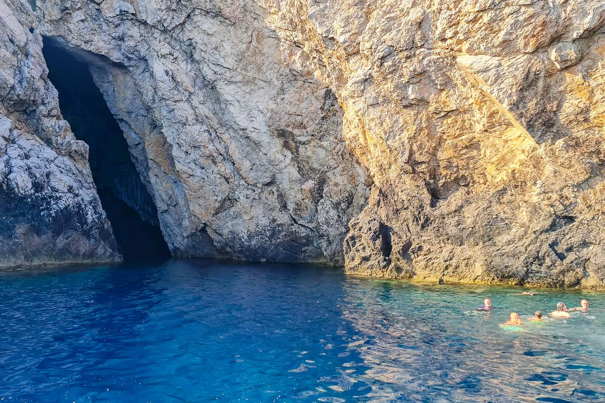 Biševo, Modra špilja, Porat plaža, Medvedina špilja, izlet iz Komiže, Komiža brod, otok Vis, sredozemna medvjedica, Eleonorin sokol, tuna steak Porat, Centar za posjetitelje Modra špilja, izlet na Biševo, Modra špilja biševo cijena, Modra špilja wikipedia, Biševo, Blue Cave, Porat beach, Bear's Cave, excursion from Komiža, Komiža boat, island of Vis, Mediterranean monk seal, Eleonora's Falcon, tuna steak Porat, Blue Cave Visitor Center, excursion to Biševo, Blue Cave biševo price, Blue Cave wikipedia,
