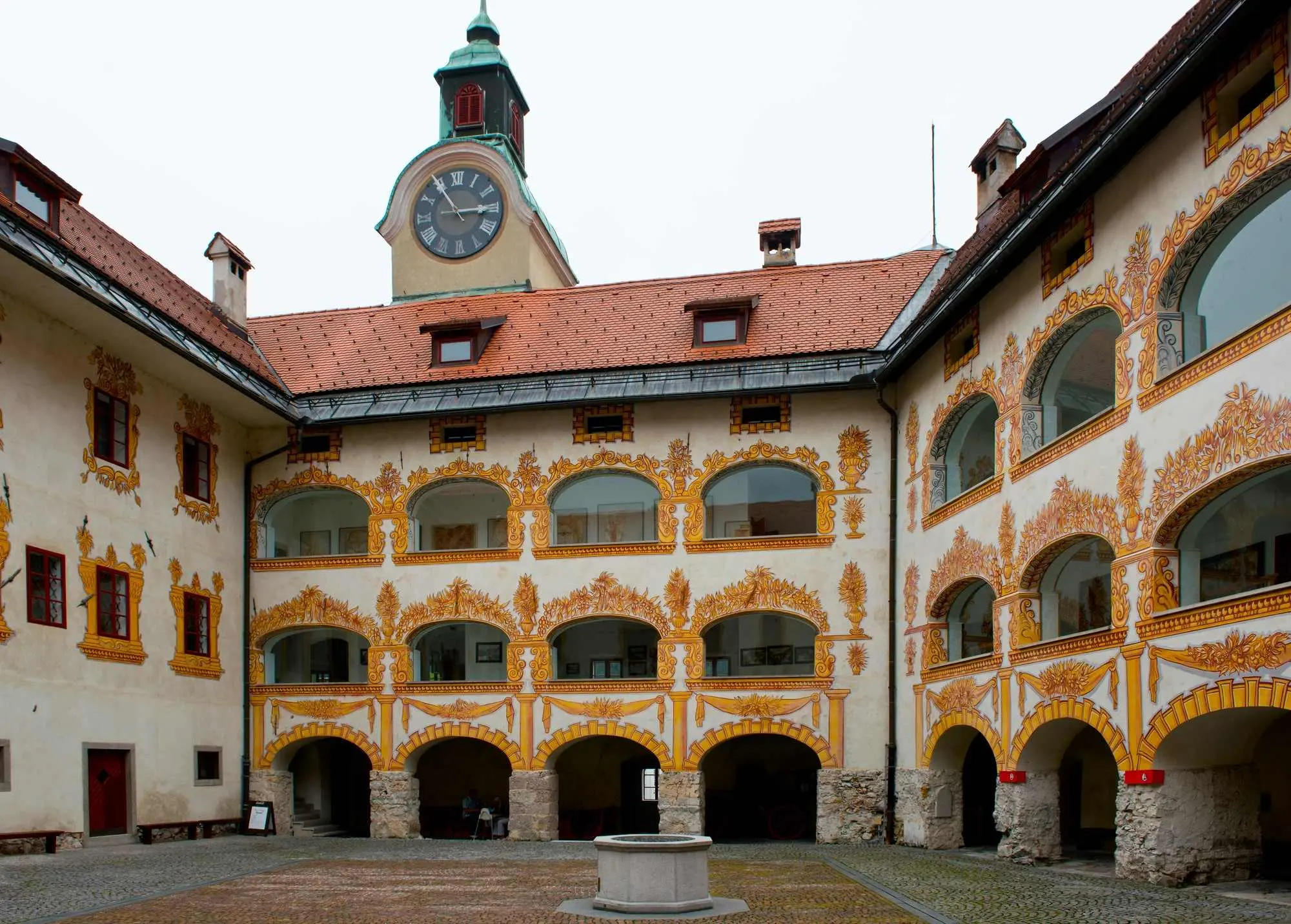 Slovenija, Idrija, Gewerkenegg, dvorac Gewerkenegg, Idrija dvorac, rudnik žive, Idrija rudnik, srednjeeuropske utvrde, Mestni muzej Idrija, Idrija Slovenija, rudnik žive, UNESCO baština, slovenski dvorci, povijest Idrije, industrijska baština, renesansni dvorac, muzej Idrija, kulturna baština Slovenije,Slovenia, Idrija, Gewerkenegg, Gewerkenegg castle, Idrija castle, mercury mine, Idrija mine, Central European fortifications, Idrija Town Museum, Idrija Slovenia, mercury mine, UNESCO heritage, Slovenian castles, history of Idrija, industrial heritage, Renaissance castle, Idrija museum, cultural heritage of Slovenia