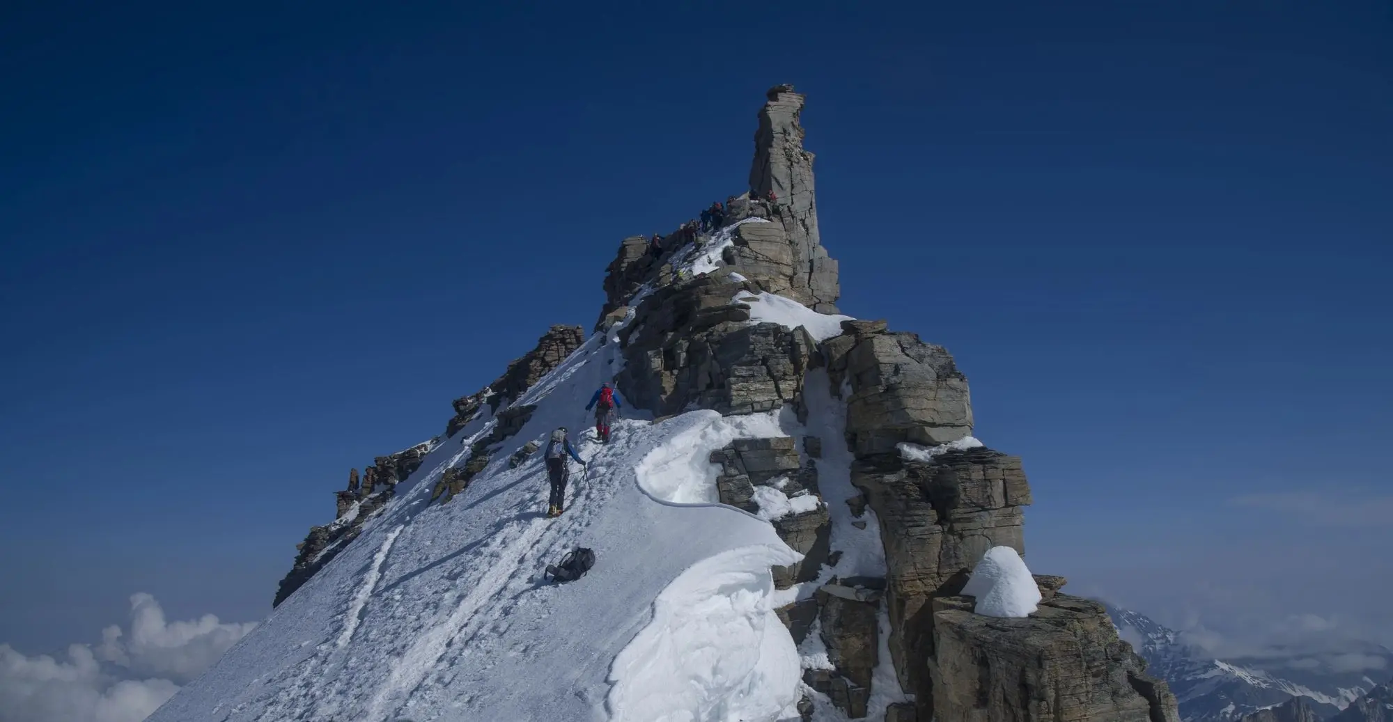 Mont Blanc, Koji je najviši vrh Italije, najviši vrh Italije, Italija najviši vrh, Monte Bianco, najviši vrh Alpa, Gran Paradiso, Italija,Valle d’Aosta, Nacionalni park Gran Paradiso, Rifugio Vittorio Emanuele, Rifugio Chabod, kip Madone, talijanske planine, Alpe, planinarenje u Italiji, granica Italija Francuska,Mont Blanc, What is the highest peak in Italy, highest peak in Italy, Italy highest peak, Monte Bianco, highest peak in the Alps, Gran Paradiso, Italy, Valle d’Aosta, Gran Paradiso National Park, Rifugio Vittorio Emanuele, Rifugio Chabod, Madonna statue, Italian mountains, Alps, hiking in Italy, Italy France border,