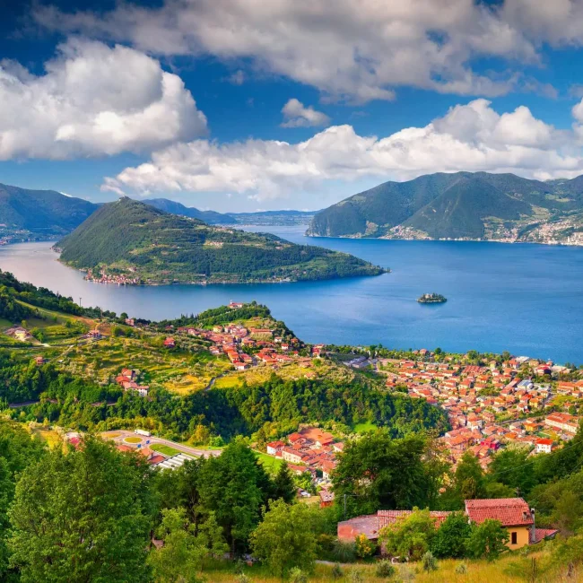 jezero Iseo, Lago d’Iseo, Monte Isola, talijanska jezera, neotkrivena mjesta u Italiji, putovanje Italija, Lombardija jezera, autentična Italija, jezera bez gužve, prirodne ljepote Italije, Iseo, Lombardija, jezero Iseo, Bergamo, Brescia, Monte Isola, otok Monte Isola, najveći naseljeni jezerski otok u Europi, najveći jezerski otok, Iseo, Lovere, Sarnico, Marone, Sulzano, Franciacorta, Torbiere del Sebino, močvara Sebino, Lake Iseo, Lago d’Iseo, Monte Isola, Italian lakes, undiscovered places in Italy, travel Italy, Lombardy lakes, authentic Italy, uncrowded lakes, natural beauty of Italy, Iseo, Lombardy, Lake Iseo, Bergamo, Brescia, Monte Isola, Monte Isola island, largest inhabited lake island in Europe, largest lake island, Iseo, Lovere, Sarnico, Marone, Sulzano, Franciacorta, Torbiere del Sebino, Sebino marsh, Sebino wetland,