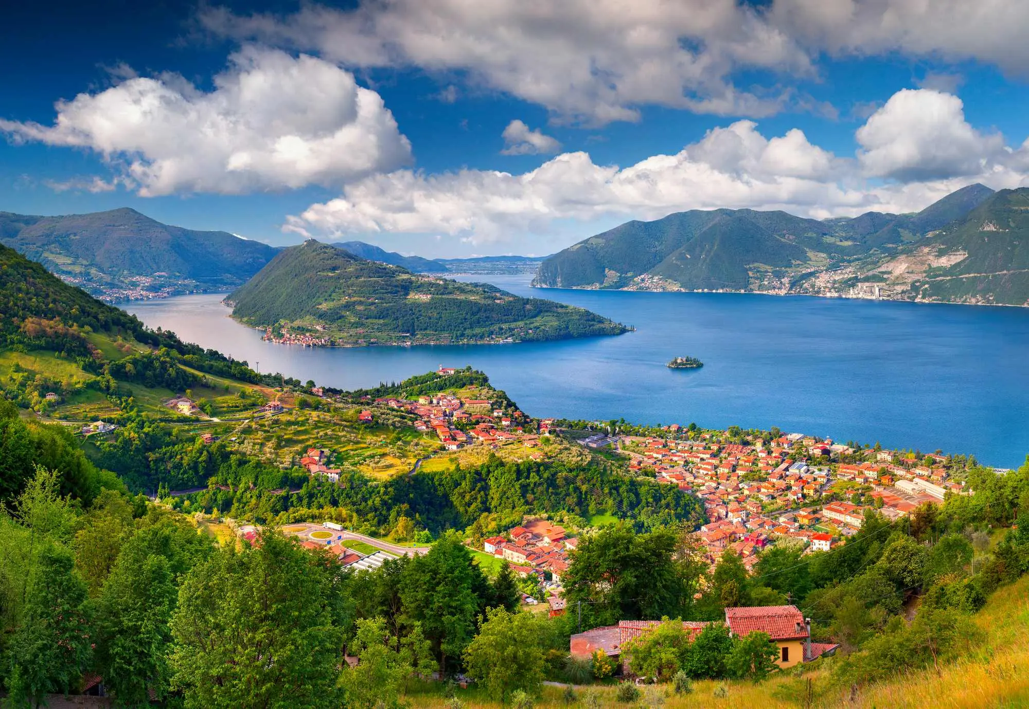 jezero Iseo, Lago d’Iseo, Monte Isola, talijanska jezera, neotkrivena mjesta u Italiji, putovanje Italija, Lombardija jezera, autentična Italija, jezera bez gužve, prirodne ljepote Italije, Iseo, Lombardija, jezero Iseo, Bergamo, Brescia, Monte Isola, otok Monte Isola, najveći naseljeni jezerski otok u Europi, najveći jezerski otok, Iseo, Lovere, Sarnico, Marone, Sulzano, Franciacorta, Torbiere del Sebino, močvara Sebino, Lake Iseo, Lago d’Iseo, Monte Isola, Italian lakes, undiscovered places in Italy, travel Italy, Lombardy lakes, authentic Italy, uncrowded lakes, natural beauty of Italy, Iseo, Lombardy, Lake Iseo, Bergamo, Brescia, Monte Isola, Monte Isola island, largest inhabited lake island in Europe, largest lake island, Iseo, Lovere, Sarnico, Marone, Sulzano, Franciacorta, Torbiere del Sebino, Sebino marsh, Sebino wetland,