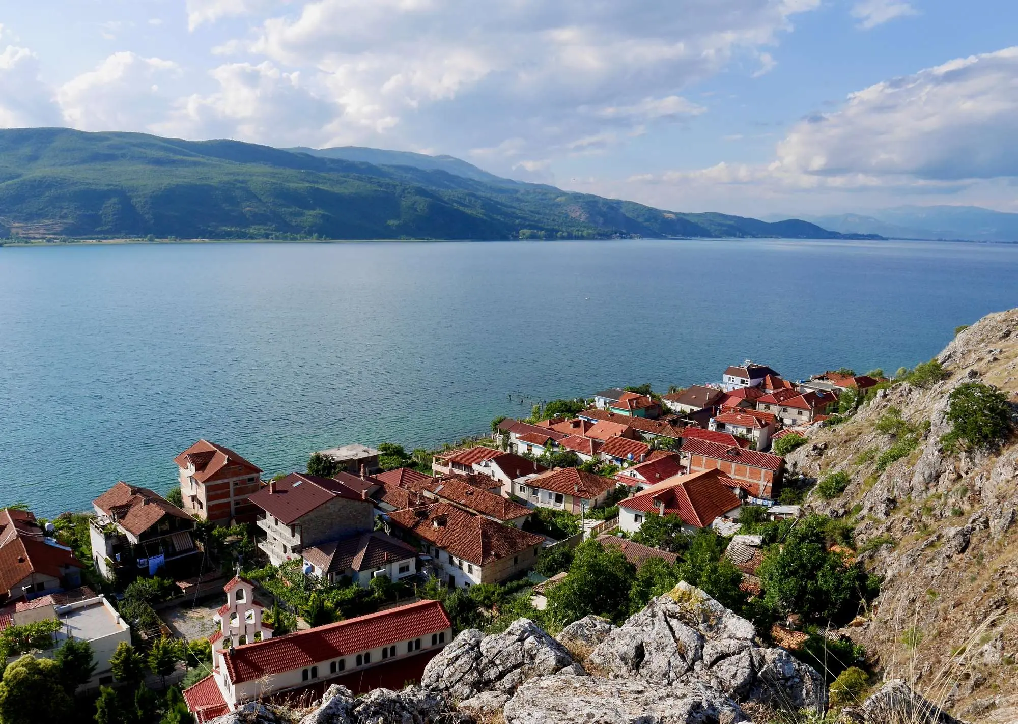 Lin, Lin Albanija, Albanija, Ohridsko jezero, prapovijesno selo, prapovijesno naselje, najstarije naselje u europi, neolitičko naselje, prapovijest Europe, arheološko otkriće, bazilika, kasna antika, mozaici, jezersko naseljeLin, Lin Albania, Albania, Lake Ohrid, prehistoric village, prehistoric settlement, oldest settlement in Europe, Neolithic settlement, prehistory of Europe, archaeological discovery, basilica, late antiquity, mosaics, lake settlement