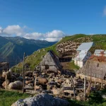 Bjelašnica, Lukomir, najviše stalno naseljeno selo u Bosni i Hercegovini, naseljeno selo u Bosni i Hercegovini, kanjon rijeke Rakitnice, Rakitnica,  selo Lukomir, najviše naseljeno selo BiH, život u Lukomiru, planinska sela Bosna i Hercegovina, Bjelašnica selo, kanjon Rakitnice, tradicija i priroda, planinski turizam BiH, Bjelašnica, Lukomir, the most permanently inhabited village in Bosnia and Herzegovina, inhabited village in Bosnia and Herzegovina, Rakitnica river canyon, Rakitnica, Lukomir village, the most populated village of BiH, life in Lukomir, mountain villages of Bosnia and Herzegovina, Bjelašnica village, Rakitnica canyon, tradition and nature, mountain tourism of BiH,