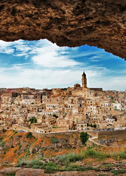 Casa Grotta, Matera, Palombaro Lungo, Sassi, kanjon Gravine, Crkva Santa Maria de Idris, Sassa Caveoso, crkva San Pietro Barisano, Mel Gibson, Matera, Sassi Matera, pećinski grad Italija, povijest Matere, znamenitosti Matera, crkve u stijenama, UNESCO grad Italija, kulturna prijestolnica Italije, Matera putovanje, zanimljivosti o Materi, Casa Grotta, Matera, Palombaro Lungo, Sassi, Gravine Canyon, Church of Santa Maria de Idris, Sassa Caveoso, Church of San Pietro Barisano, Mel Gibson, Matera, Sassi Matera, cave city Italy, history of Matera, landmarks of Matera, churches in the rocks, UNESCO city Italy, cultural capital of Italy, Matera travel, interesting facts about Matera