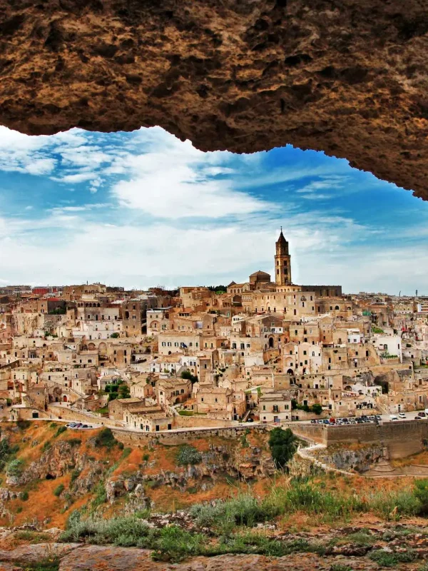 Casa Grotta, Matera, Palombaro Lungo, Sassi, kanjon Gravine, Crkva Santa Maria de Idris, Sassa Caveoso, crkva San Pietro Barisano, Mel Gibson, Matera, Sassi Matera, pećinski grad Italija, povijest Matere, znamenitosti Matera, crkve u stijenama, UNESCO grad Italija, kulturna prijestolnica Italije, Matera putovanje, zanimljivosti o Materi, Casa Grotta, Matera, Palombaro Lungo, Sassi, Gravine Canyon, Church of Santa Maria de Idris, Sassa Caveoso, Church of San Pietro Barisano, Mel Gibson, Matera, Sassi Matera, cave city Italy, history of Matera, landmarks of Matera, churches in the rocks, UNESCO city Italy, cultural capital of Italy, Matera travel, interesting facts about Matera