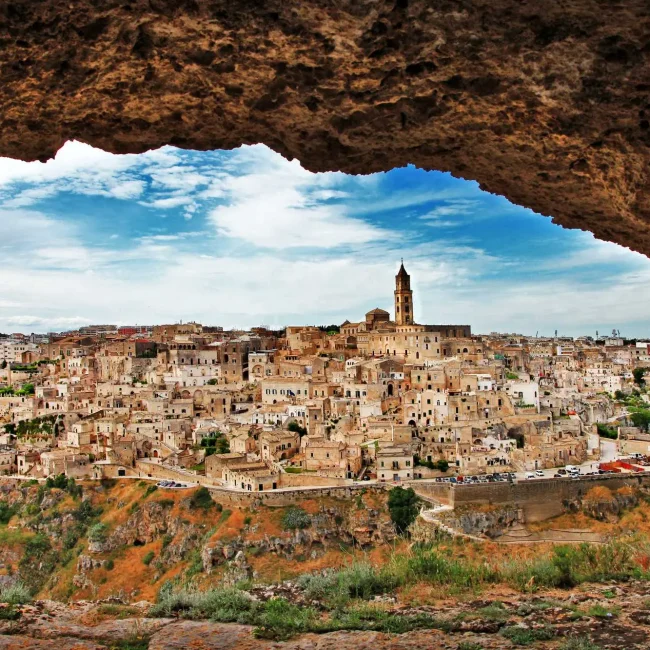 Casa Grotta, Matera, Palombaro Lungo, Sassi, kanjon Gravine, Crkva Santa Maria de Idris, Sassa Caveoso, crkva San Pietro Barisano, Mel Gibson, Matera, Sassi Matera, pećinski grad Italija, povijest Matere, znamenitosti Matera, crkve u stijenama, UNESCO grad Italija, kulturna prijestolnica Italije, Matera putovanje, zanimljivosti o Materi, Casa Grotta, Matera, Palombaro Lungo, Sassi, Gravine Canyon, Church of Santa Maria de Idris, Sassa Caveoso, Church of San Pietro Barisano, Mel Gibson, Matera, Sassi Matera, cave city Italy, history of Matera, landmarks of Matera, churches in the rocks, UNESCO city Italy, cultural capital of Italy, Matera travel, interesting facts about Matera