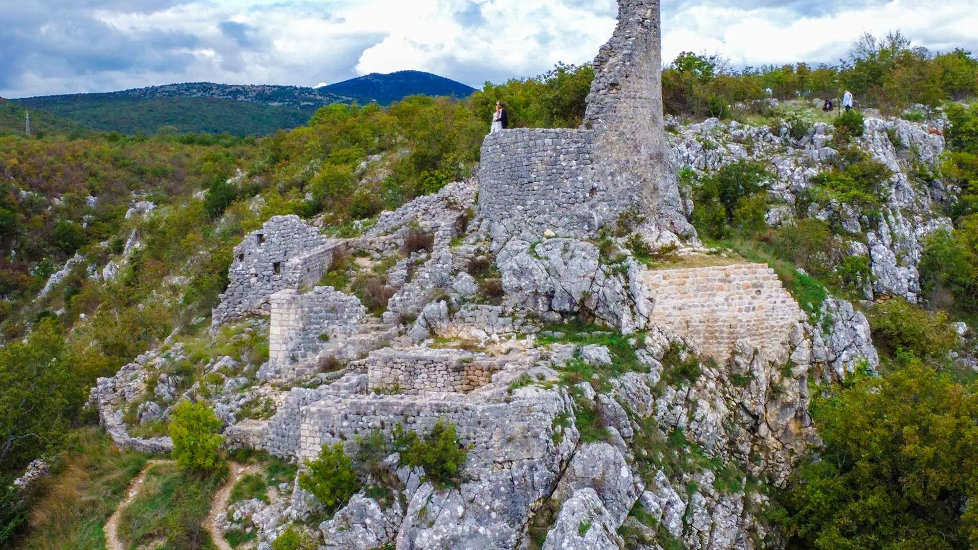 Split, Trilj, Bisko, Cetina, rijeka Cetina, kanjon rijeke Cetine, Nutjak, utvrda Nutjak, Žarko Dražojević,utvrda Nutjak, Trilj, Cetina, srednjovjekovna tvrđava, Dalmacija, što vidjeti kod Trilja, povijest Dalmacije, planinarenje Dalmacija, skrivena mjesta Hrvatska, tvrđavanutjak, tvrda nutjak, nutjak Split, Trilj, Bisko, Cetina, Cetina River, Cetina River Canyon, Nutjak, Nutjak Fortress, Žarko Dražojević, Nutjak Fortress, Trilj, Cetina, medieval fortress, Dalmatia, what to see near Trilj, history of Dalmatia, hiking Dalmatia, hidden places Croatia, nutjak fortress, nutjak