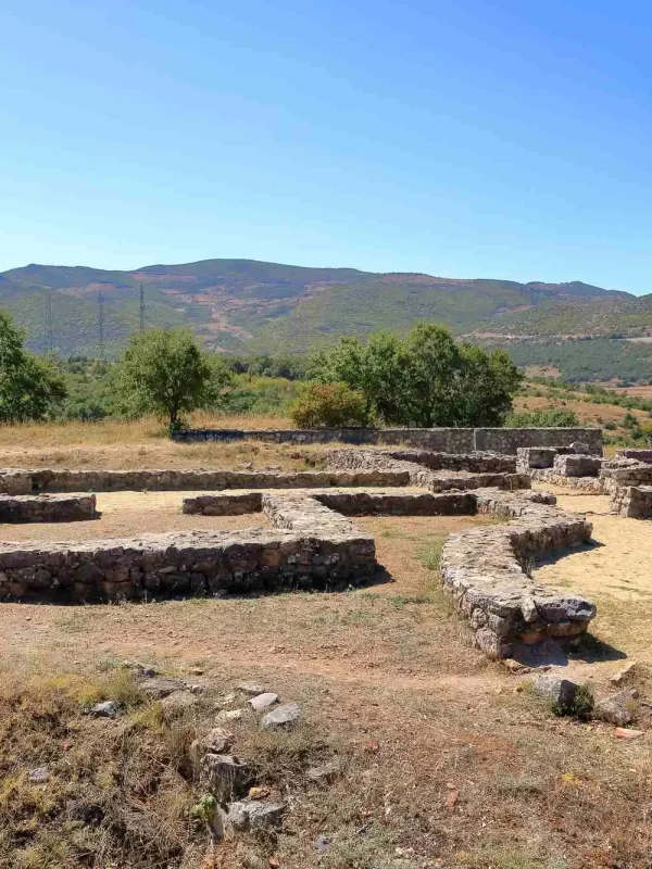 Lin, Lin Albanija, Albanija, Ohridsko jezero, prapovijesno selo, prapovijesno naselje, najstarije naselje u europi, neolitičko naselje, prapovijest Europe, arheološko otkriće, bazilika, kasna antika, mozaici, jezersko naselje Lin, Lin Albania, Albania, Lake Ohrid, prehistoric village, prehistoric settlement, oldest settlement in Europe, Neolithic settlement, prehistory of Europe, archaeological discovery, basilica, late antiquity, mosaics, lake settlement