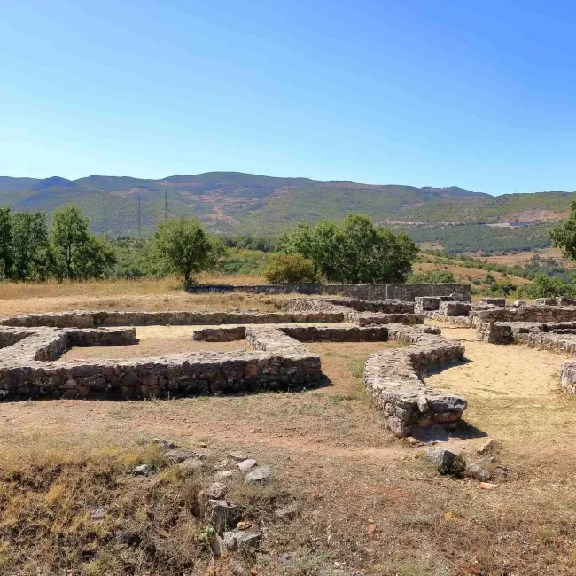 Lin, Lin Albanija, Albanija, Ohridsko jezero, prapovijesno selo, prapovijesno naselje, najstarije naselje u europi, neolitičko naselje, prapovijest Europe, arheološko otkriće, bazilika, kasna antika, mozaici, jezersko naselje Lin, Lin Albania, Albania, Lake Ohrid, prehistoric village, prehistoric settlement, oldest settlement in Europe, Neolithic settlement, prehistory of Europe, archaeological discovery, basilica, late antiquity, mosaics, lake settlement