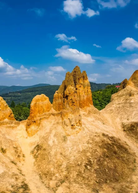 Drina, Foča, prirodnih čuda Bosne i Hercegovine, pješčane piramide, pješčane piramide Foče, pješčane piramide bosna, pješčane piramide bosna i hercegovina, Daničići, Pješčane piramide kod Foče, pješčane piramide kod dančića, Daničići Foča, prirodna čuda BiH, geološke formacije Bosna i Hercegovina, zanimljiva mjesta u istočnoj Bosni, prirodni fenomeni BiH, Foča turizam, Drina, Foča, natural wonders of Bosnia and Herzegovina, sand pyramids, sand pyramids of Foča, sand pyramids of Bosnia, sand pyramids of Bosnia and Herzegovina, Daničići, Sand pyramids near Foča, sand pyramids near Dančići, Daničići Foča, natural wonders of Bosnia and Herzegovina, geological formations of Bosnia and Herzegovina, interesting places in eastern Bosnia, natural phenomena of Bosnia and Herzegovina, Foča tourism,