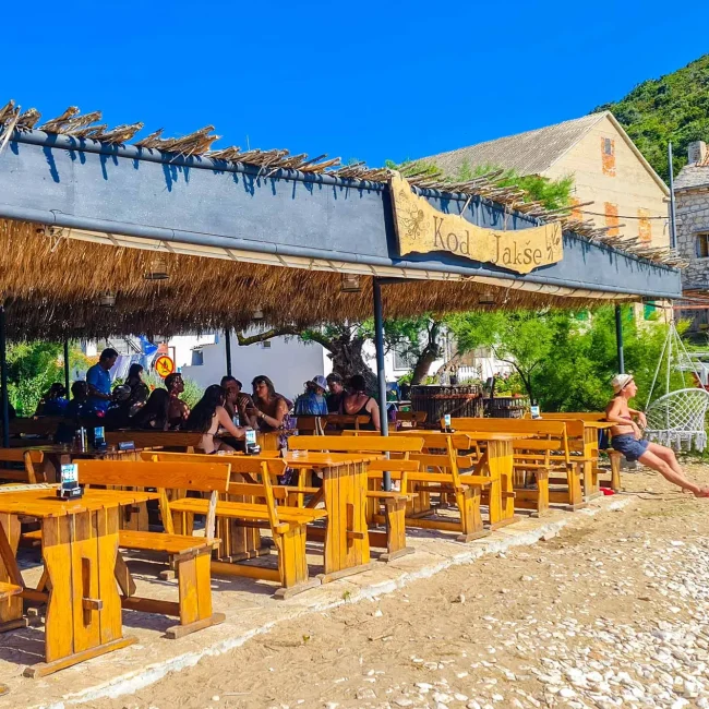 Biševo, Porat, restoran Kod Jakše, tuna steak, otok Vis, dalmatinska kuhinja, jadranska gastronomija, plavac mali, putopis Biševo, Porat restoran, Biševo restoran, Kod Jakše, Kod Jakše Biševo, Porat restoran, tuna steak biševo, tuna steak, Kod Jakše recenzija, Biševo restorani recenzija, recenzija Biševo, Porat, restaurant Kod Jakše, tuna steak, island of Vis, Dalmatian cuisine, Adriatic gastronomy, Plavac Mali, travelogue Biševo, Porat restaurant, Biševo restaurant, Kod Jakše, Kod Jakše Biševo, Porat restaurant, tuna steak biševo, tuna steak, Kod Jakše review, Biševo restaurants review,