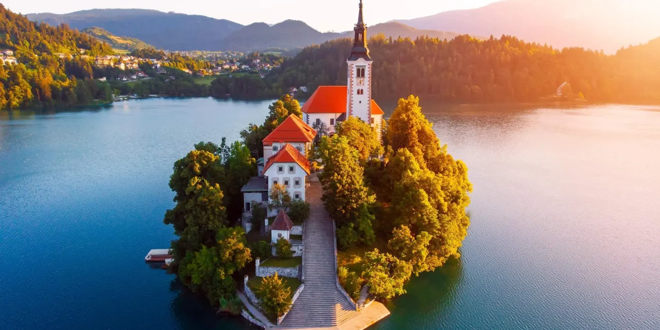 Crkva Marijina Uznesenja, Crkva Marijina Uznesenja Bled, Bled crkva,Bled otok, crkva na otoku Bled, Žiga Lamberg, Mihael Kuš, Paul Rottemburger, Crkva Marijina Uznesenja na Blejskom otoku, Crkva na Blejskom otoku, Church of the Assumption of Mary, Church of the Assumption of Mary Bled, Bled church, Bled island, church on the island of Bled, Žiga Lamberg, Mihael Kuš, Paul Rottemburger, Church of the Assumption of Mary on Bled Island, Church on Bled Island,