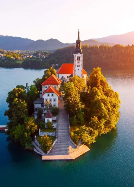 Crkva Marijina Uznesenja, Crkva Marijina Uznesenja Bled, Bled crkva,Bled otok, crkva na otoku Bled, Žiga Lamberg, Mihael Kuš, Paul Rottemburger, Crkva Marijina Uznesenja na Blejskom otoku, Crkva na Blejskom otoku, Church of the Assumption of Mary, Church of the Assumption of Mary Bled, Bled church, Bled island, church on the island of Bled, Žiga Lamberg, Mihael Kuš, Paul Rottemburger, Church of the Assumption of Mary on Bled Island, Church on Bled Island,