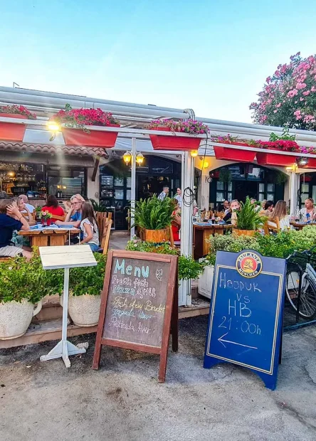 Vrboska, Konoba Lem, crkva tvrđava sv. Marije od Milosrđa, Konoba lem menu, Konoba lem vrboska, recenzije,  Vrboska konoba Lem, restoran s morskim plodovima na Hvaru, pogled na otok Škojić, tuna na Hvaru, salata od dimljenog lososa na Hvaru, večera Vrboska, Hvar, Hvar restorani, Vrboska, Konoba Lem, church fortress of St. Mary of Mercy, Konoba lem menu, Konoba lem vrboska, reviews, Vrboska konoba Lem, seafood restaurant on Hvar, view of Škojić island, tuna on Hvar, smoked salmon salad on Hvar, dinner Vrboska, Hvar, Hvar restaurants,