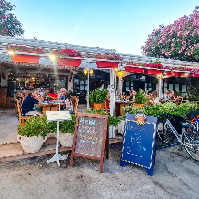 Vrboska, Konoba Lem, crkva tvrđava sv. Marije od Milosrđa, Konoba lem menu, Konoba lem vrboska, recenzije,  Vrboska konoba Lem, restoran s morskim plodovima na Hvaru, pogled na otok Škojić, tuna na Hvaru, salata od dimljenog lososa na Hvaru, večera Vrboska, Hvar, Hvar restorani, Vrboska, Konoba Lem, church fortress of St. Mary of Mercy, Konoba lem menu, Konoba lem vrboska, reviews, Vrboska konoba Lem, seafood restaurant on Hvar, view of Škojić island, tuna on Hvar, smoked salmon salad on Hvar, dinner Vrboska, Hvar, Hvar restaurants,
