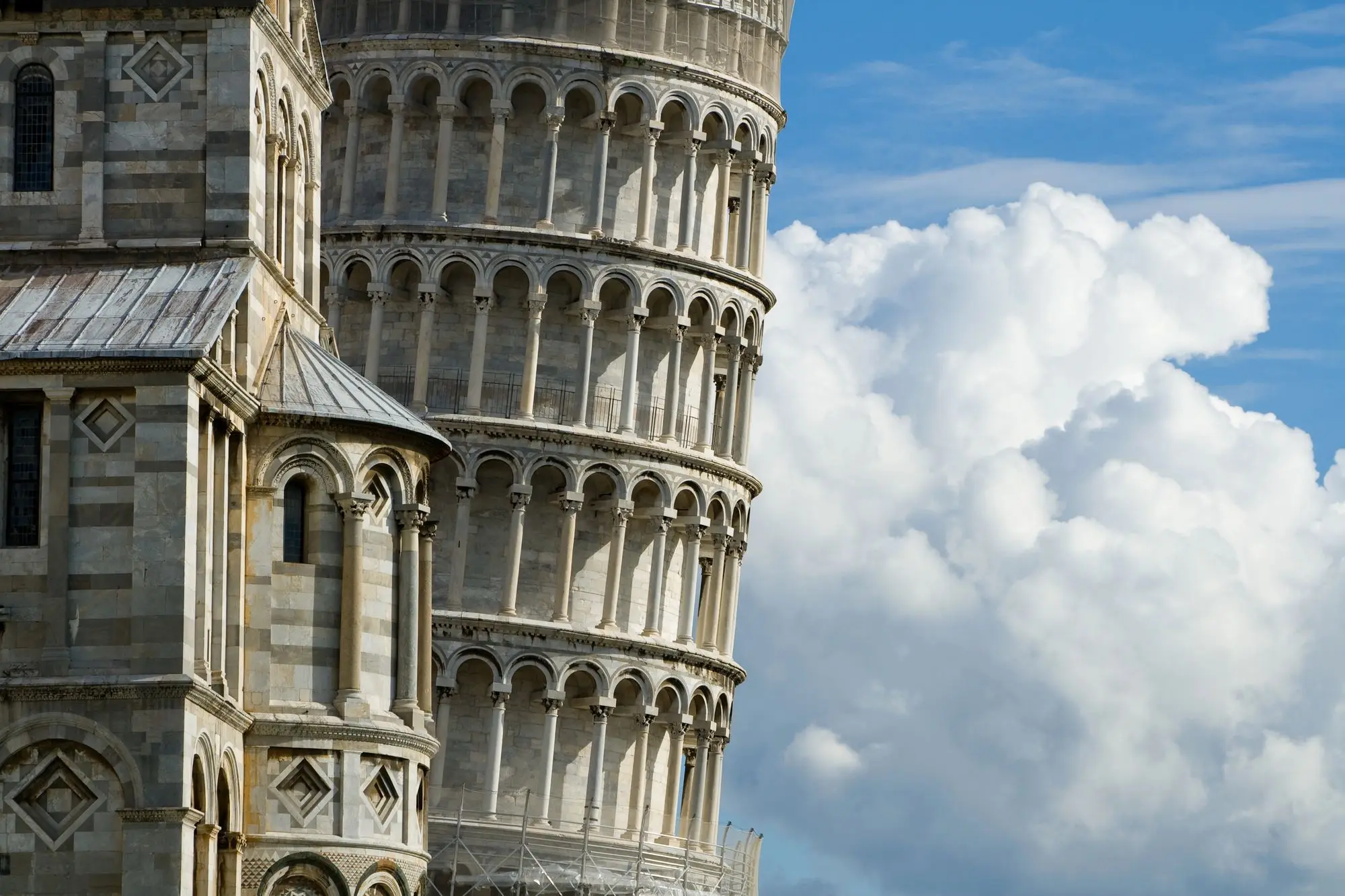 Piazza dei Miracoli, Trg čuda, Pisa, kosi toranj, kosi toranj u Pisi, toranj u pisi, pisa toranj, simbol Italije, zanimljivosti o kosom tornju, legende o kosom tornju, povijest pise, Piazza dei Miracoli, Square of Miracles, Pisa, Leaning Tower, Leaning Tower of Pisa, Tower of Pisa, Pisa Tower, symbol of Italy, interesting facts about the Leaning Tower, legends about the Leaning Tower, history of Pisa,