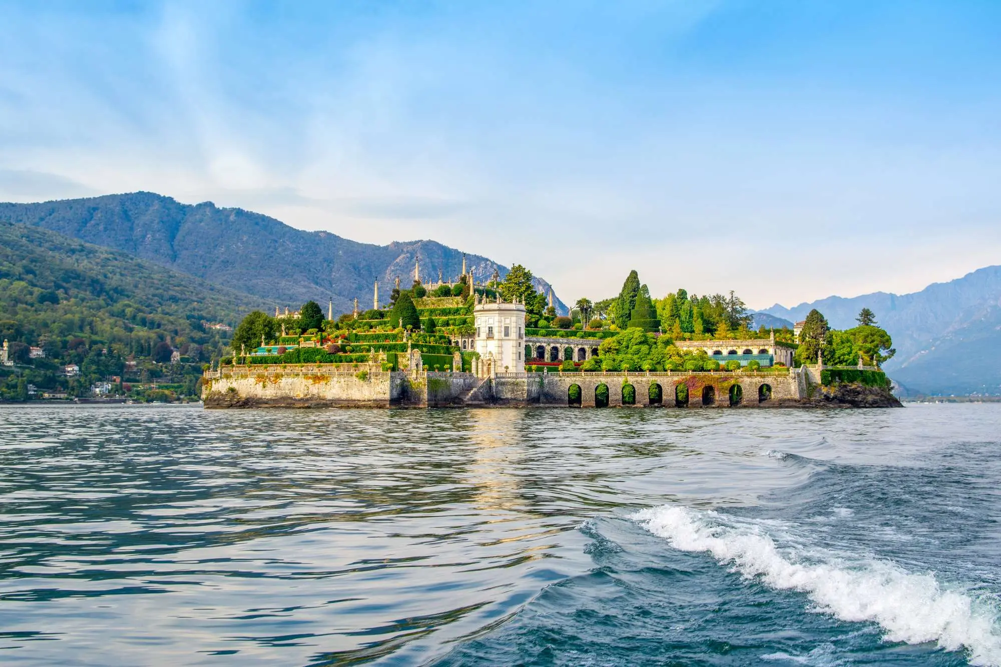 Italija, jezero Maggiore, otok Bella, isola Bella, drugo najveće jezero u italiji, najveće jezero u italiji, Borromejski otoci, obitelji Borromeo, Palača Borromeo, Isola Inferiore, Giovanni Angelo Crivelli, Carlo Fontana, Sala della Musica, Sala delle Medaglie,  Italy, Lake Maggiore, Bella Island, isola Bella, second largest lake in Italy, largest lake in Italy, Borromean Islands, Borromeo Family, Borromeo Palace, Isola Inferiore, Giovanni Angelo Crivelli, Carlo Fontana, Sala della Musica, Sala delle Medaglie,