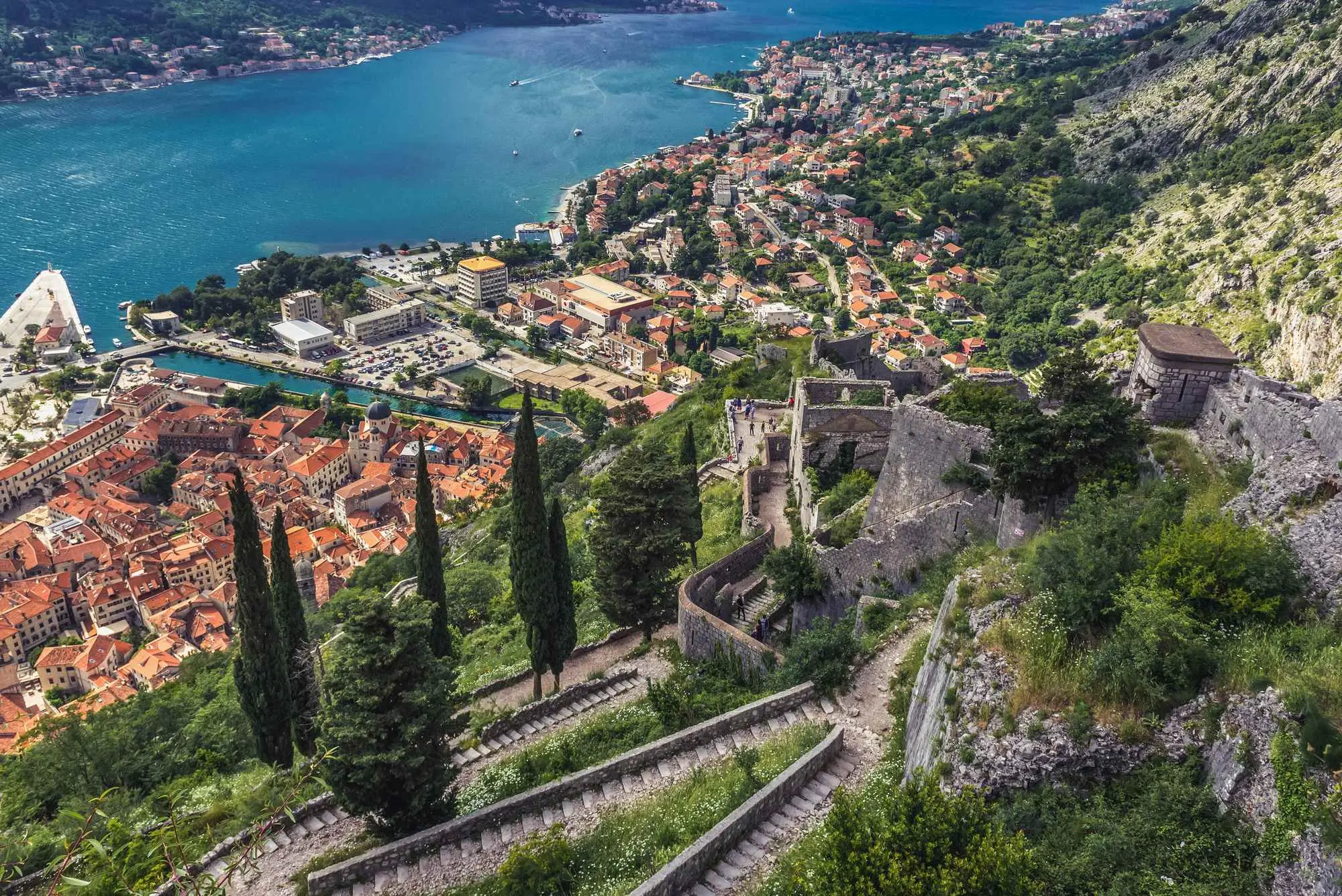 Kotor, tvrđava San Giovanni, tvrđava sveti Ivan, tvrđava sv ivan, kotorska tvrđava, najposjećenije atrakcije Kotora, atrakcije Kotor, San Giovanni, brdo San Giovanni, Kapelica Gospe od Zdravlja, Kotor, San Giovanni Fortress, St. John Fortress, St. John Fortress, Kotor Fortress, most visited attractions in Kotor, Kotor attractions, San Giovanni, San Giovanni Hill, Chapel of Our Lady of Health,