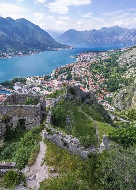 Kotor, tvrđava San Giovanni, tvrđava sveti Ivan, tvrđava sv ivan, kotorska tvrđava, najposjećenije atrakcije Kotora, atrakcije Kotor, San Giovanni, brdo San Giovanni, Kapelica Gospe od Zdravlja, Kotor, San Giovanni Fortress, St. John Fortress, St. John Fortress, Kotor Fortress, most visited attractions in Kotor, Kotor attractions, San Giovanni, San Giovanni Hill, Chapel of Our Lady of Health,